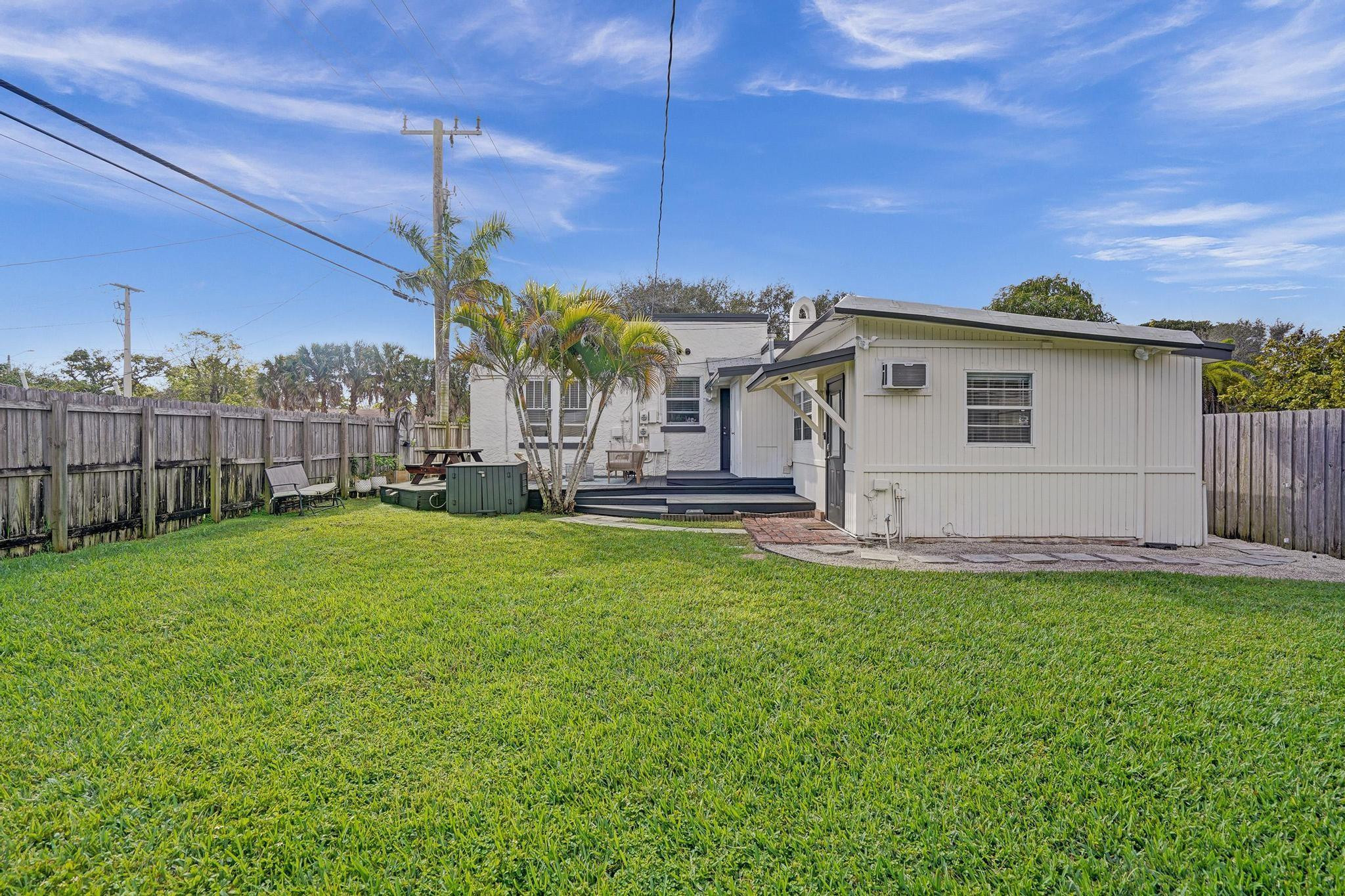 411 SW 19th Street 3