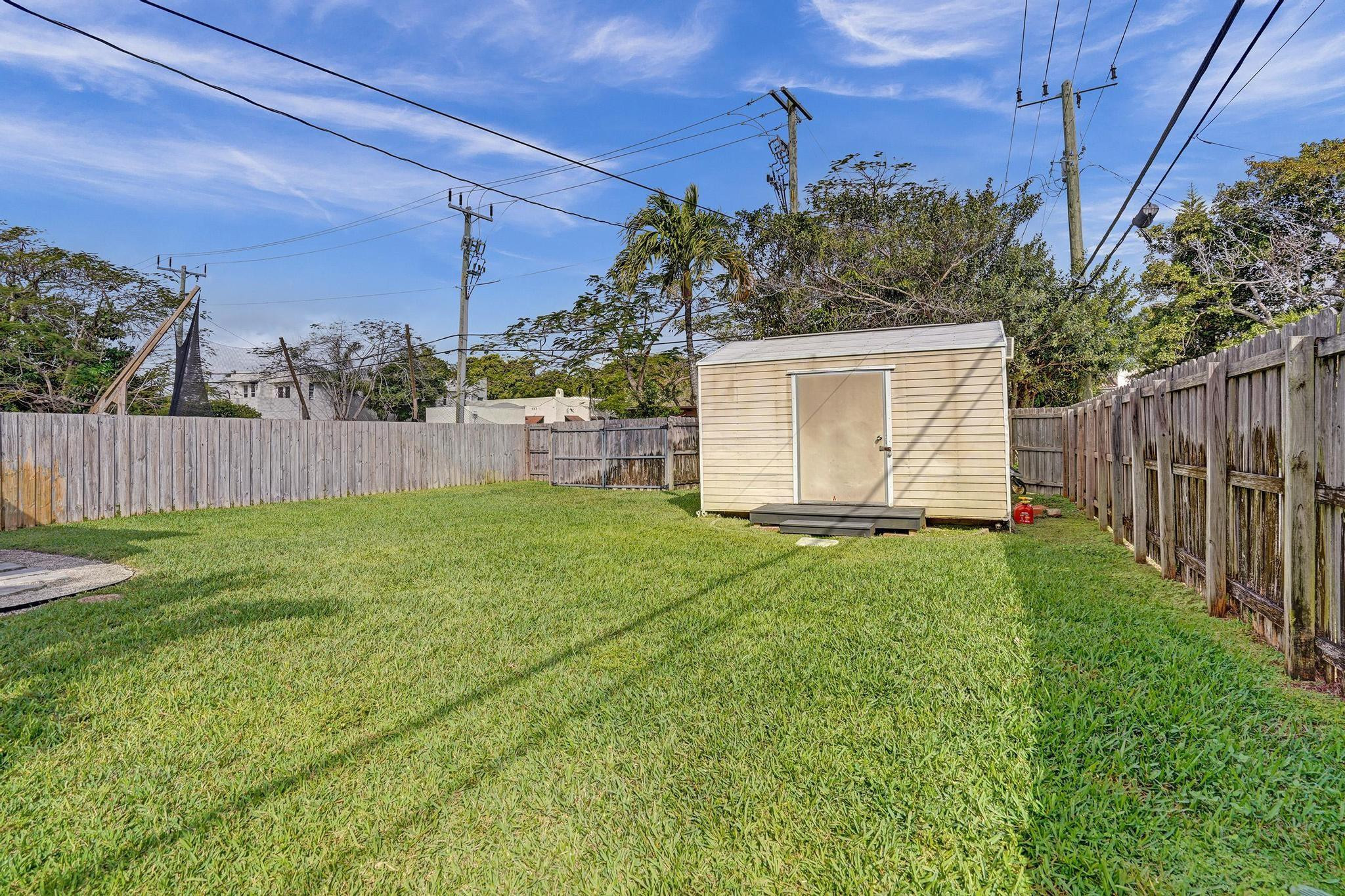 411 SW 19th Street 3