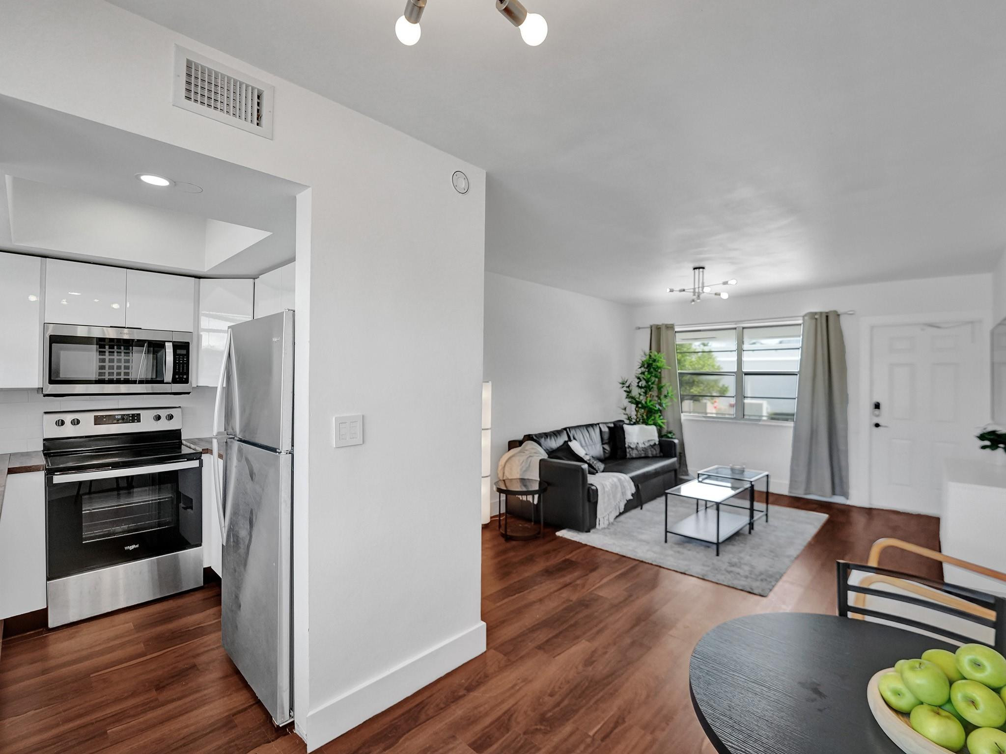 4652 N Poinciana Street 6, Lauderdale-By-The-Sea Unit: 6