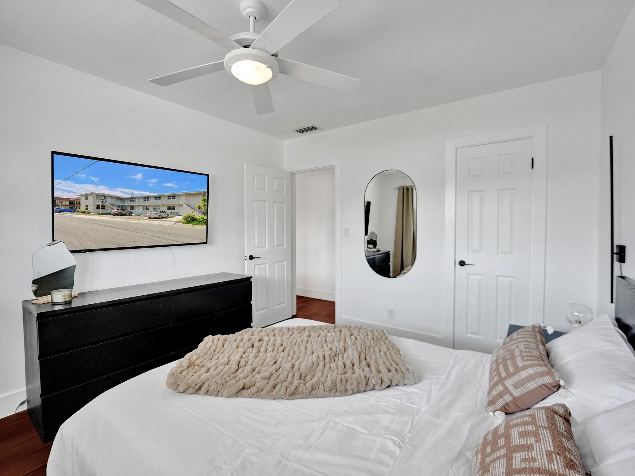 4652 N Poinciana Street 6, Lauderdale-By-The-Sea Unit: 6