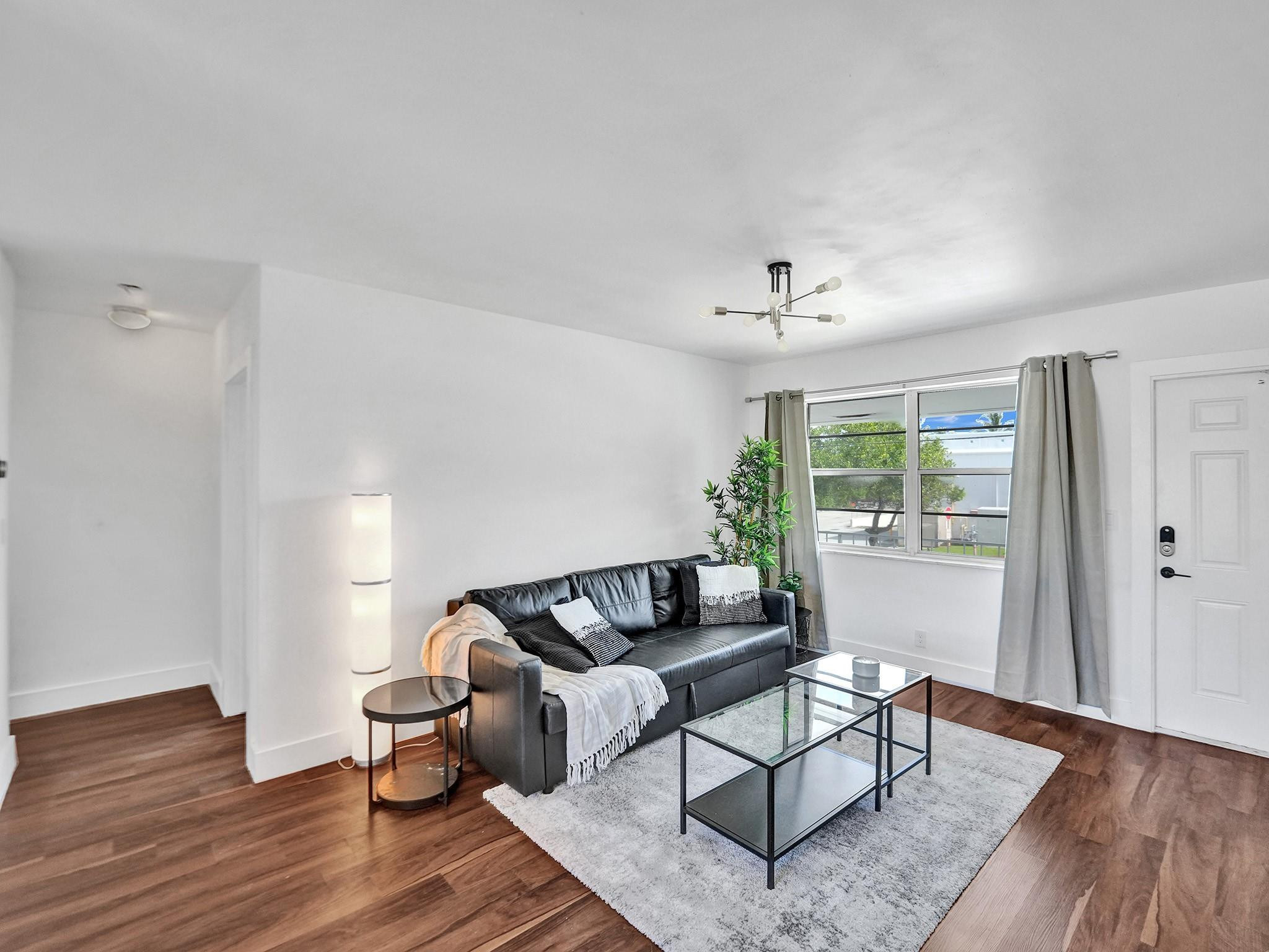 4652 N Poinciana Street 6, Lauderdale-By-The-Sea Unit: 6