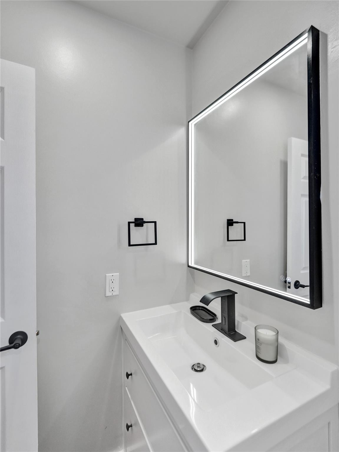 4652 N Poinciana Street 6, Lauderdale-By-The-Sea Unit: 6