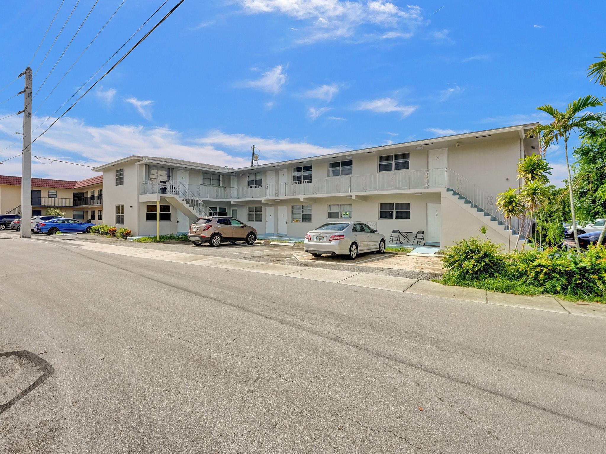 4652 N Poinciana Street 6, Lauderdale-By-The-Sea Unit: 6