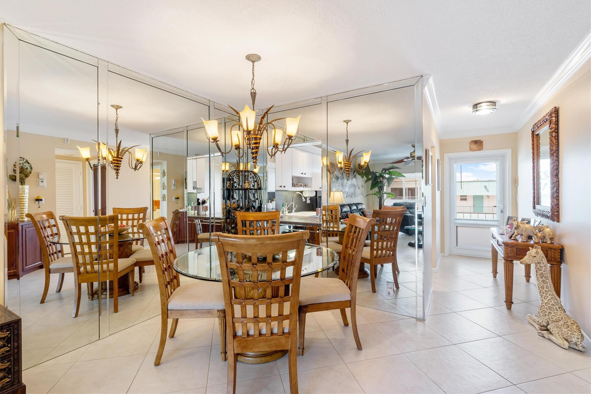 1461 S Ocean Boulevard 327, Lauderdale-By-The-Sea Unit: 327