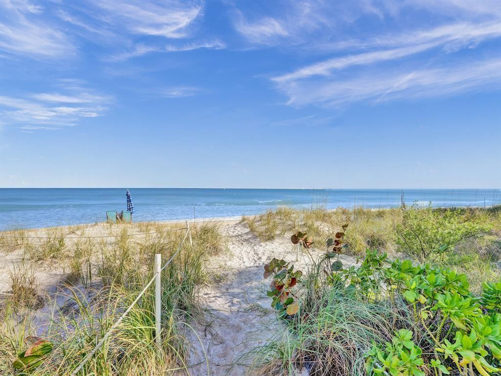 1461 S Ocean Boulevard 327, Lauderdale-By-The-Sea Unit: 327