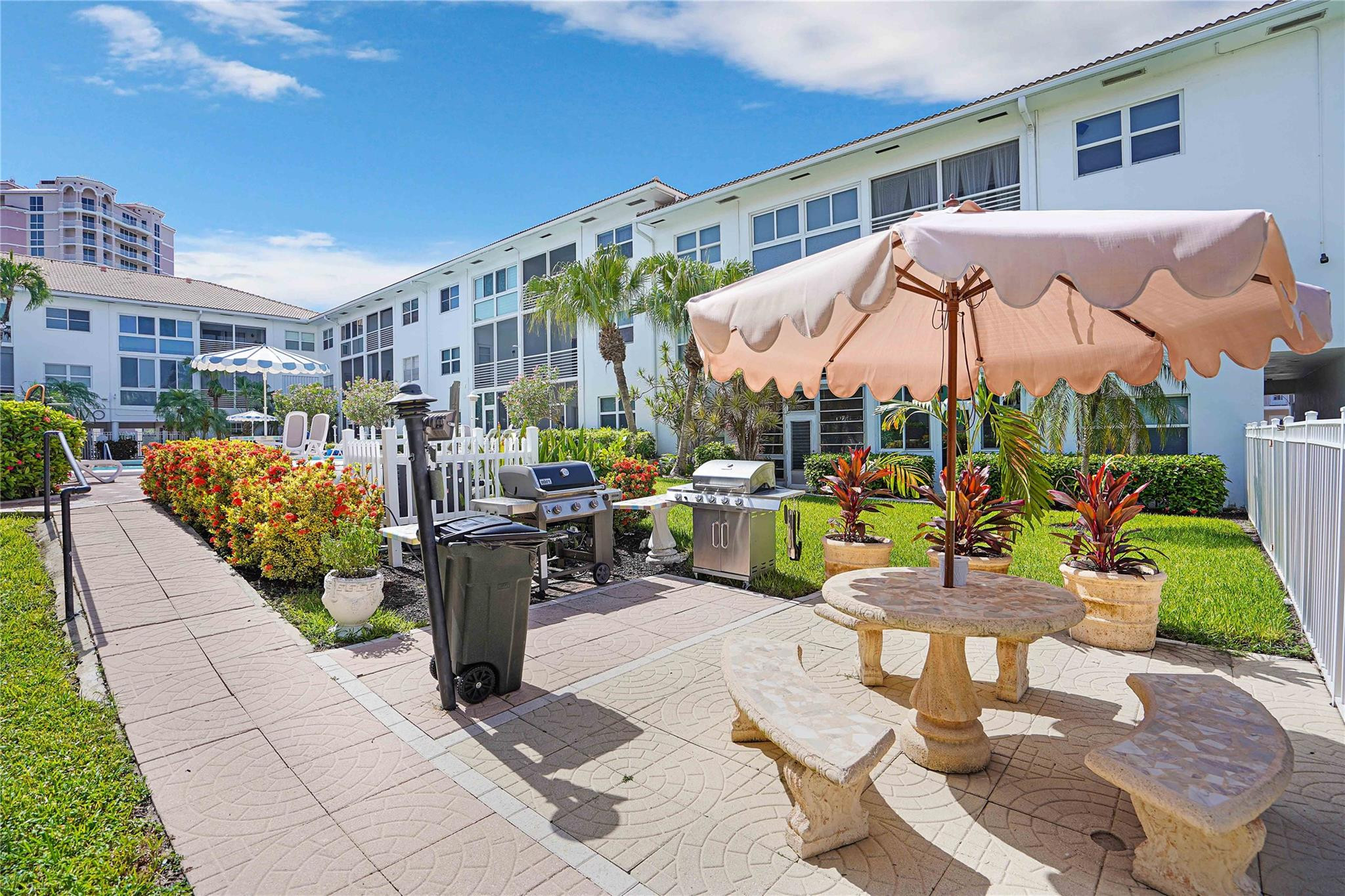 1461 S Ocean Boulevard 327, Lauderdale-By-The-Sea Unit: 327