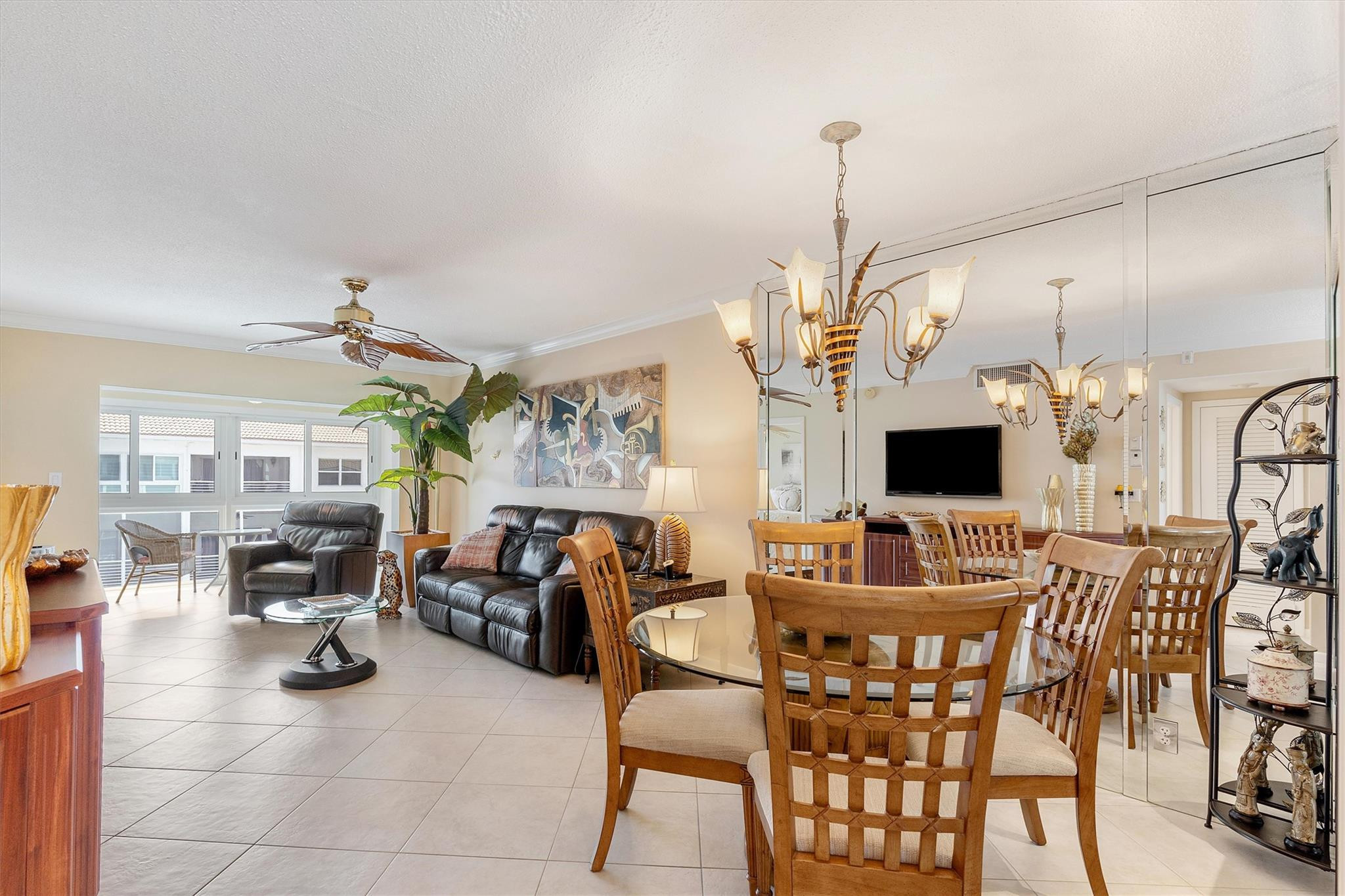 1461 S Ocean Boulevard 327, Lauderdale-By-The-Sea Unit: 327