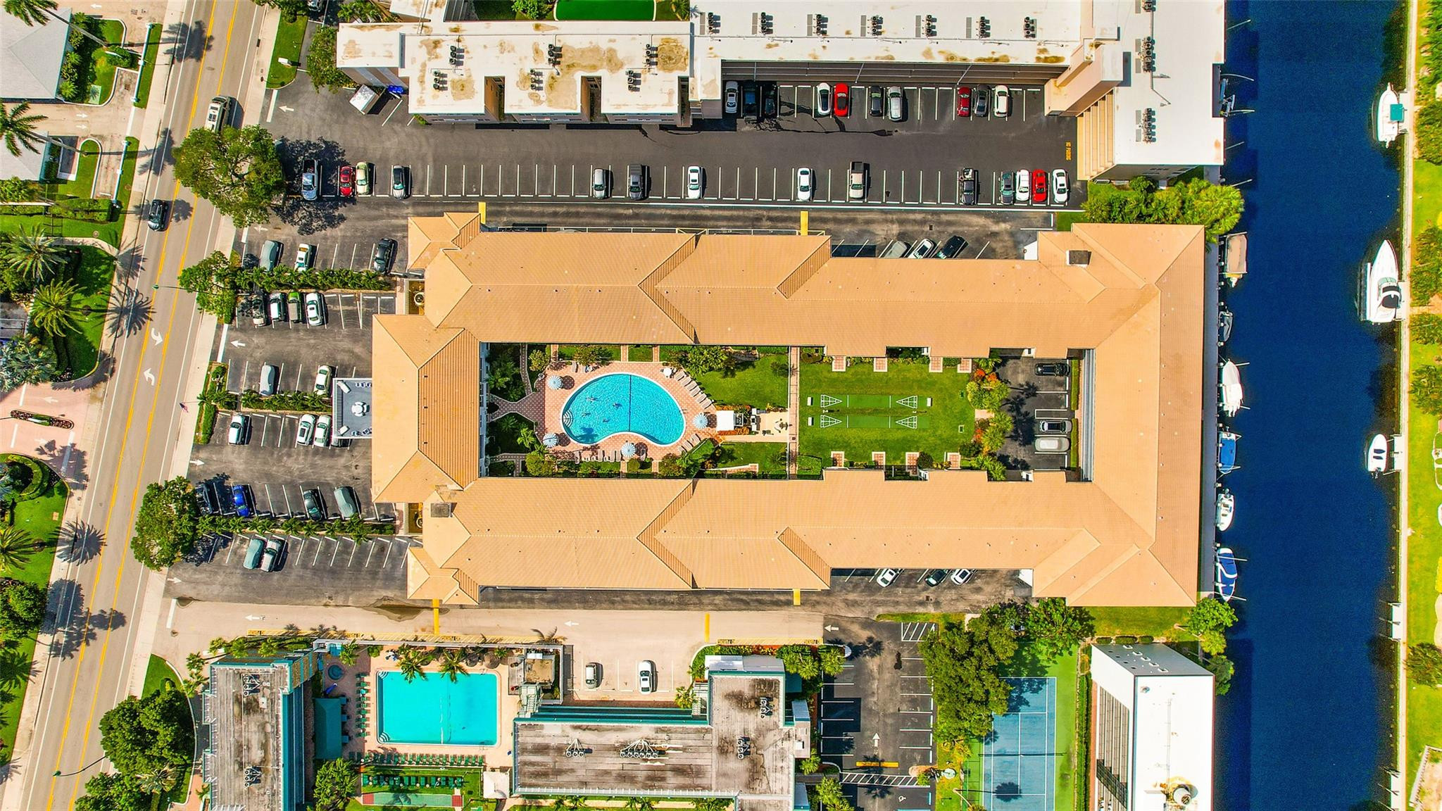 1461 S Ocean Boulevard 327, Lauderdale-By-The-Sea Unit: 327