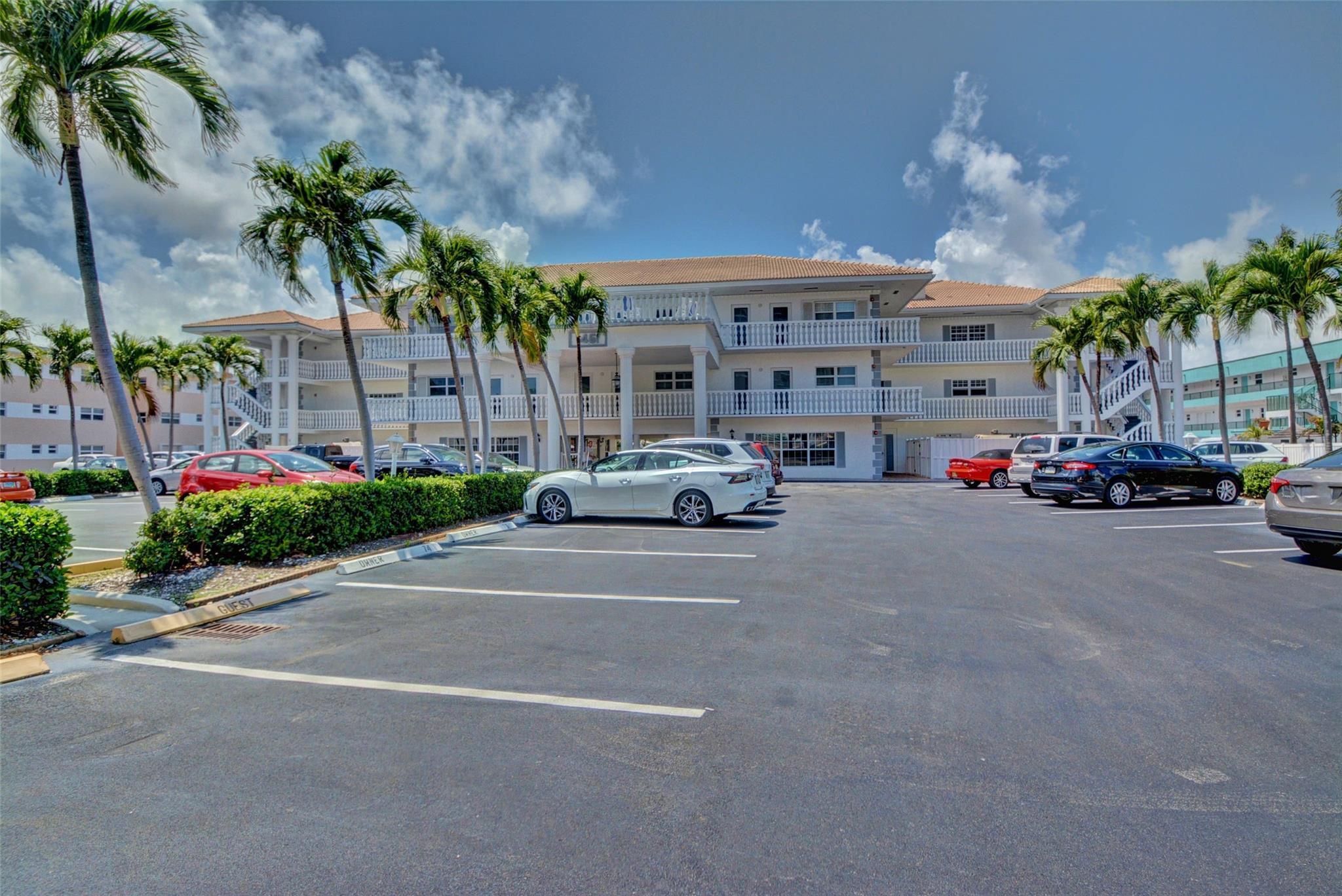 1461 S Ocean Boulevard 327, Lauderdale-By-The-Sea Unit: 327