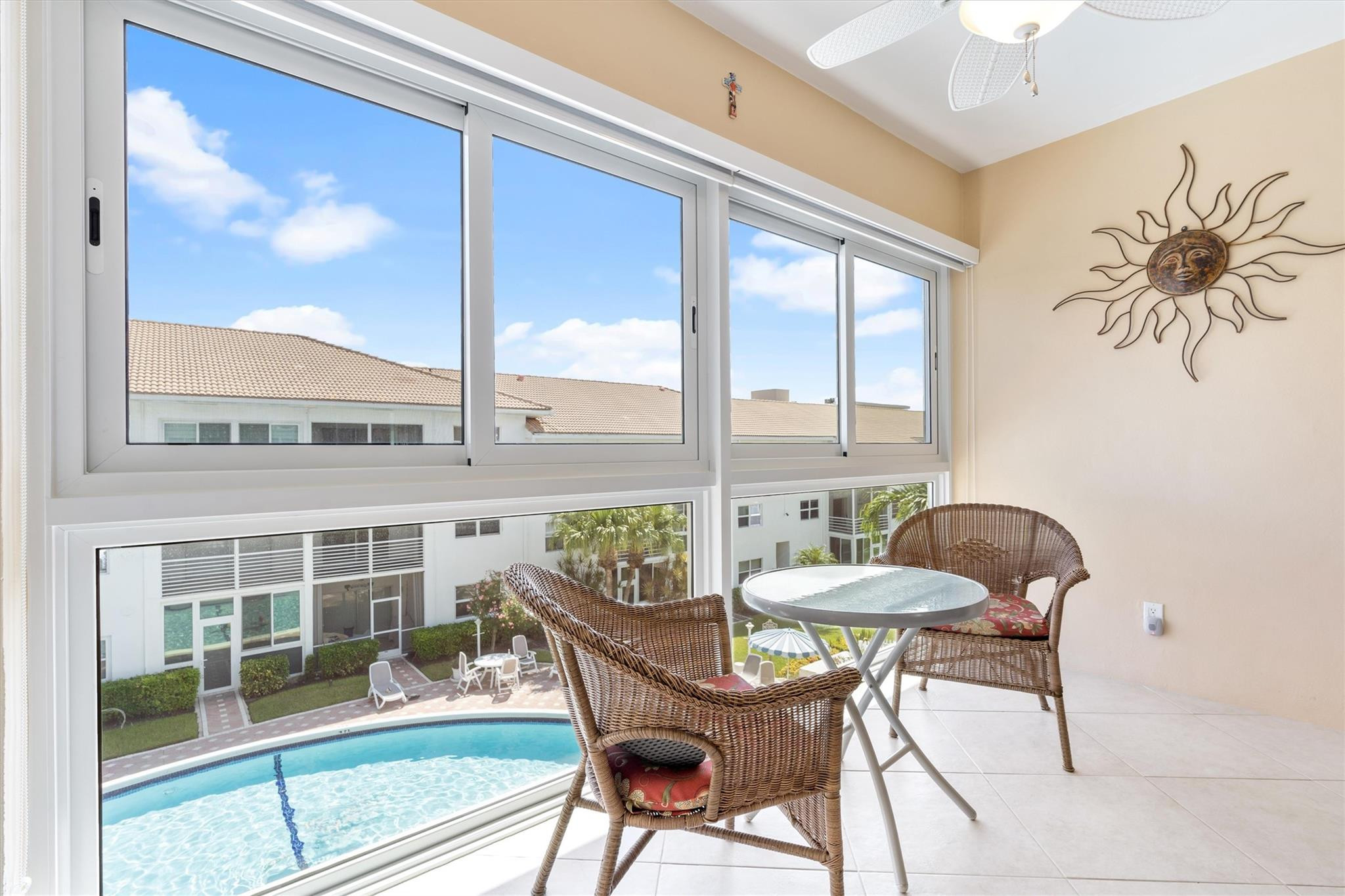 1461 S Ocean Boulevard 327, Lauderdale-By-The-Sea Unit: 327