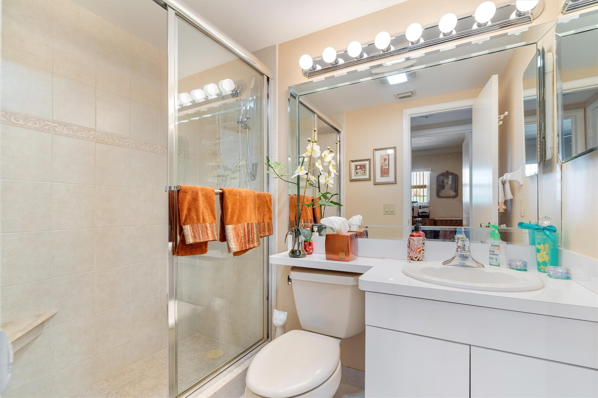 1461 S Ocean Boulevard 327, Lauderdale-By-The-Sea Unit: 327