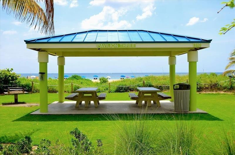 1461 S Ocean Boulevard 327, Lauderdale-By-The-Sea Unit: 327
