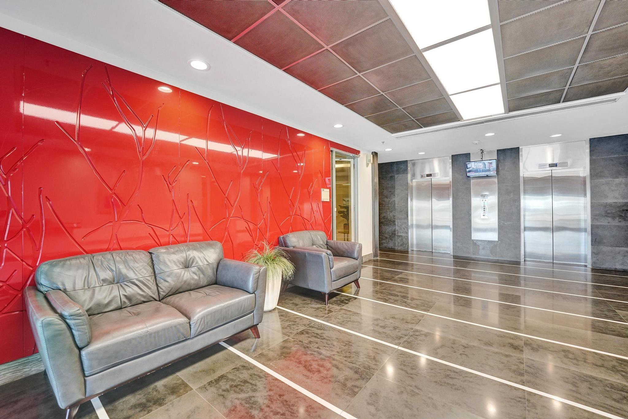 2450 Hollywood Boulevard Unit: CU700 & 701