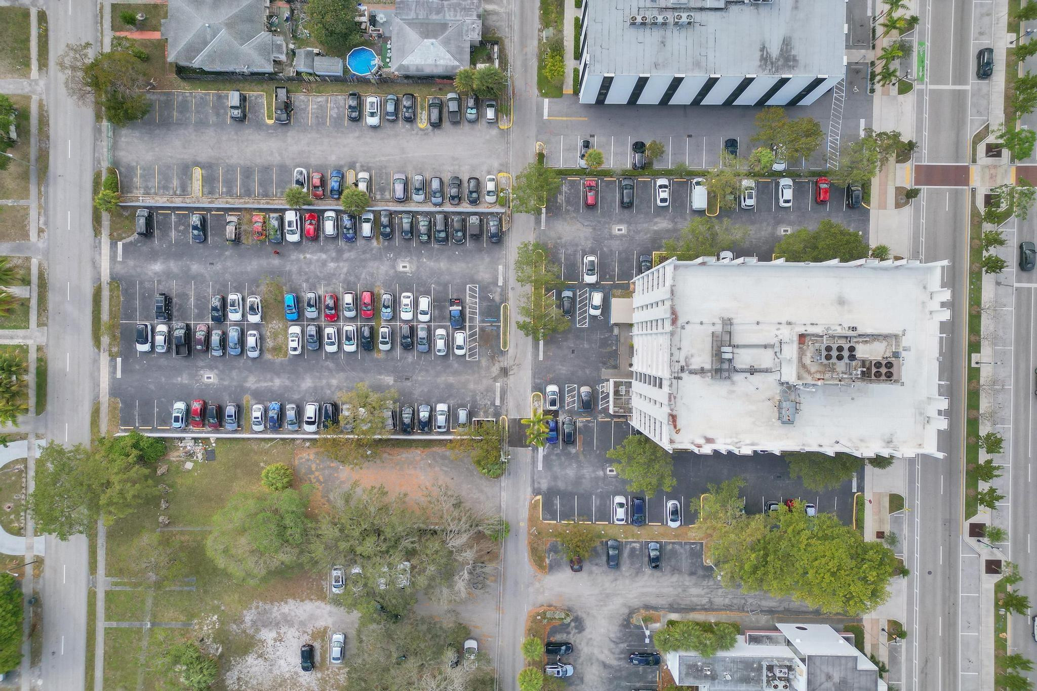 2450 Hollywood Boulevard Unit: CU700 & 701