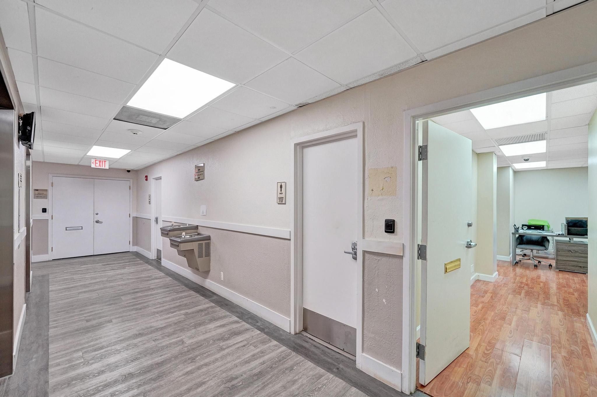 2450 Hollywood Boulevard Unit: CU700 & 701