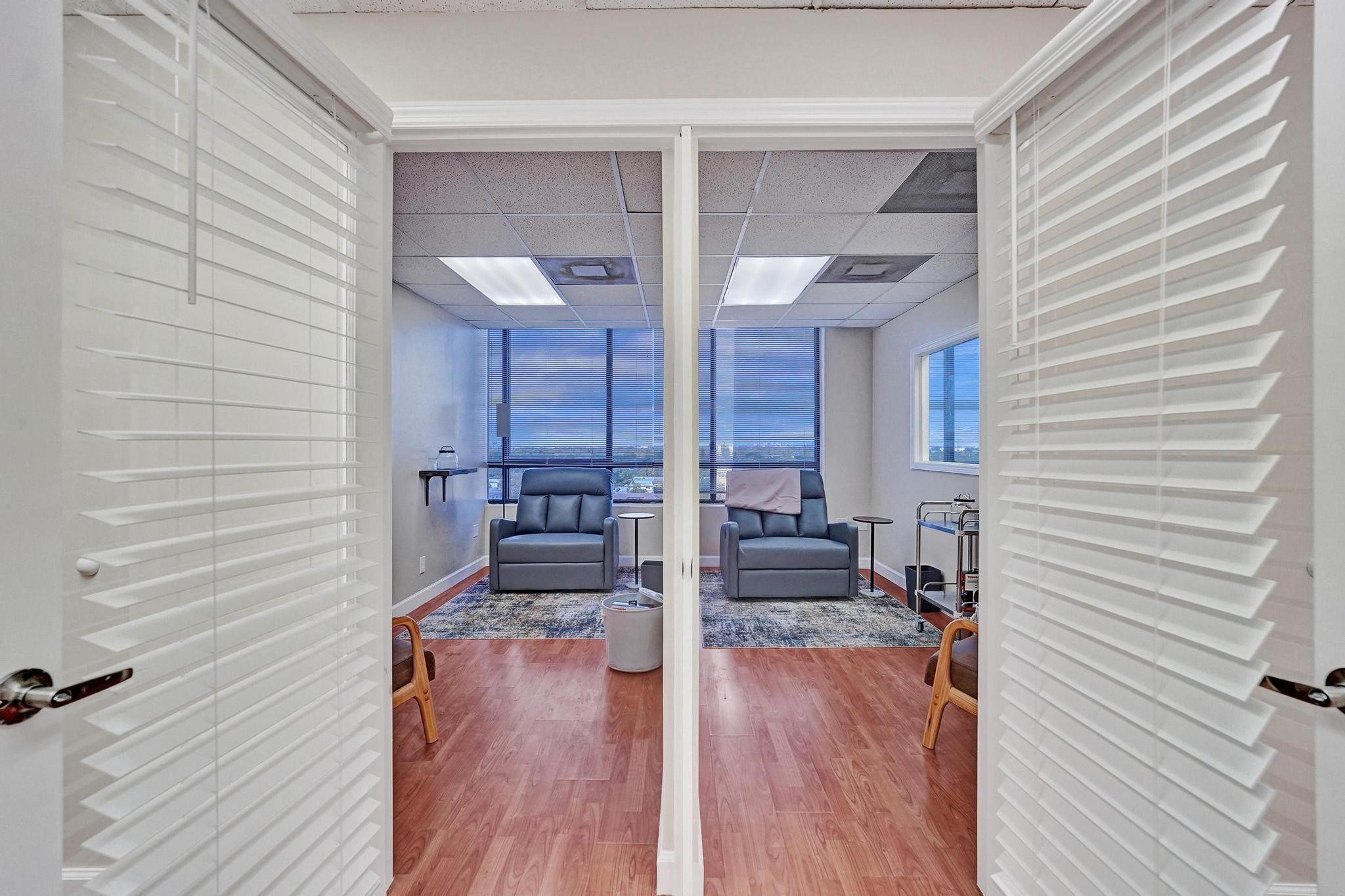 2450 Hollywood Boulevard Unit: CU700 & 701