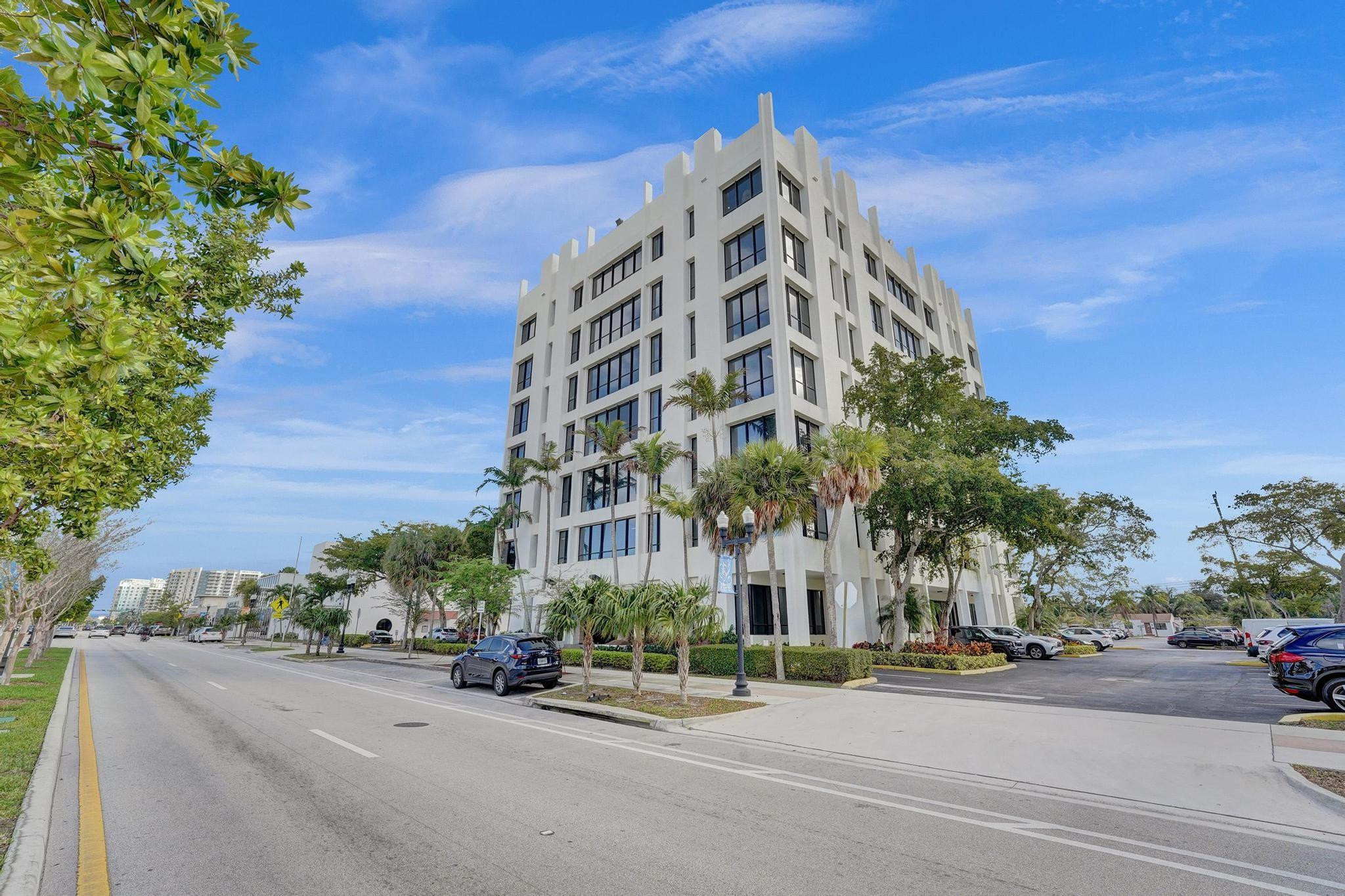 2450 Hollywood Boulevard Unit: CU700 & 701