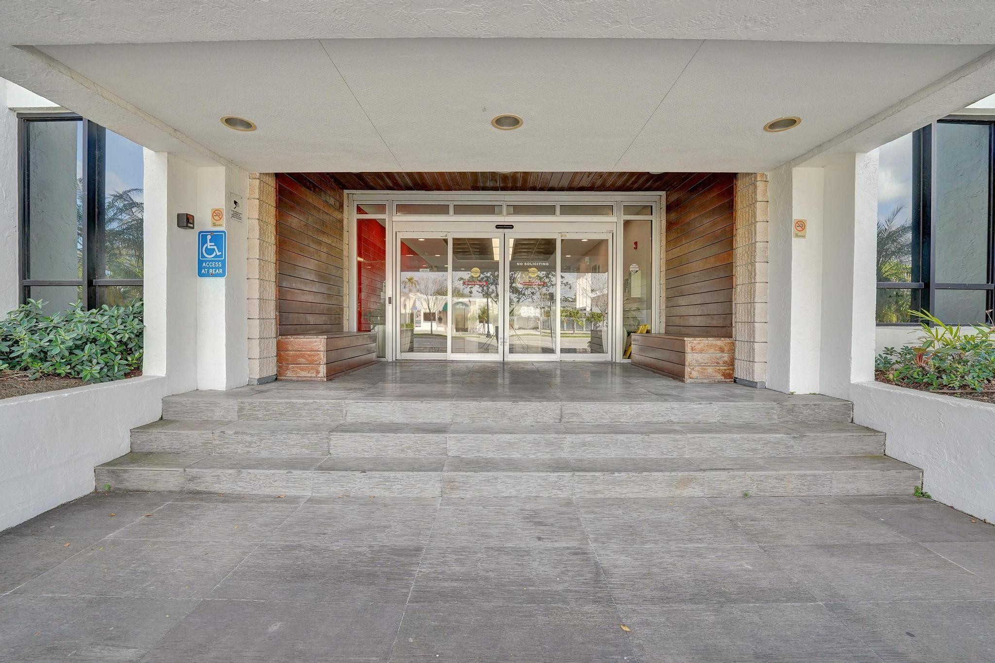 2450 Hollywood Boulevard Unit: CU700 & 701