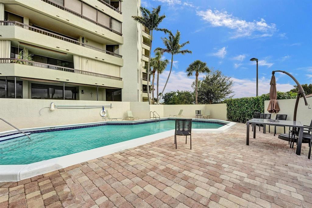 6372 La Costa Drive 105