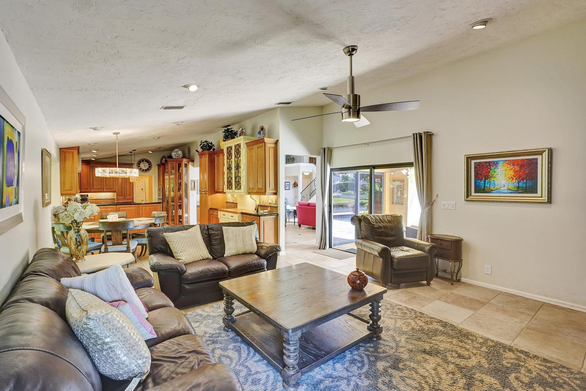 901 SW 88 Terrace