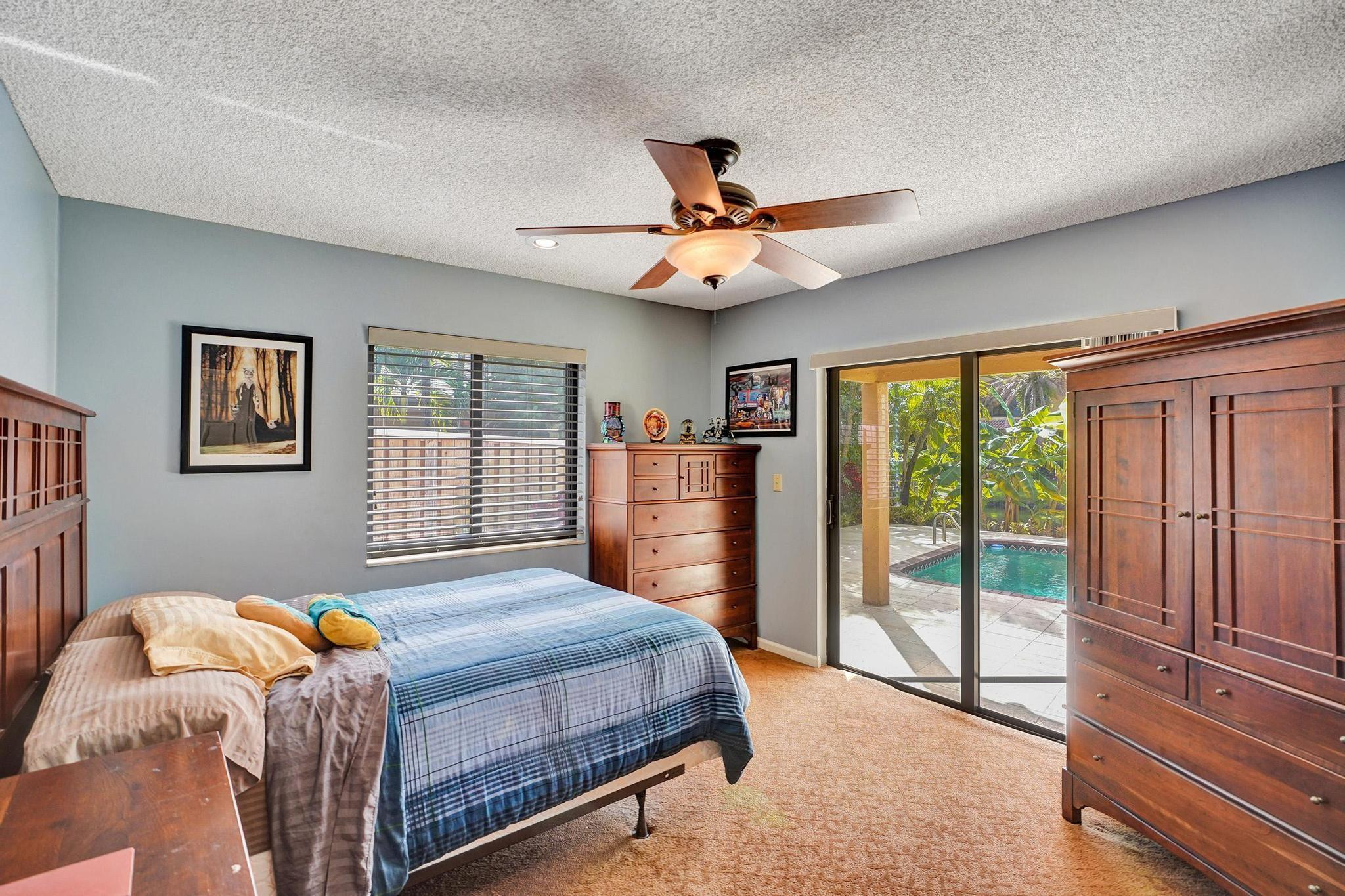 901 SW 88 Terrace