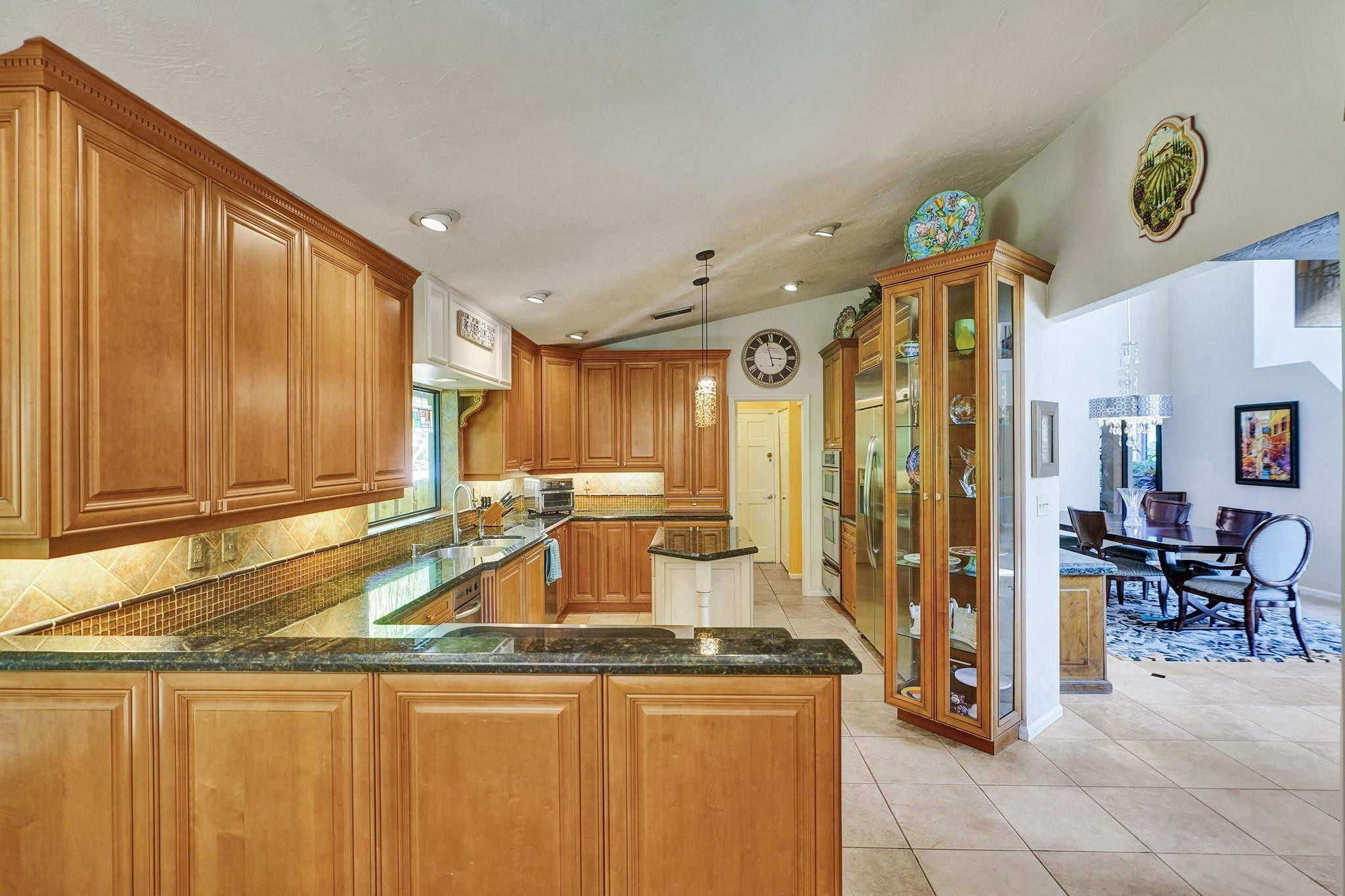 901 SW 88 Terrace