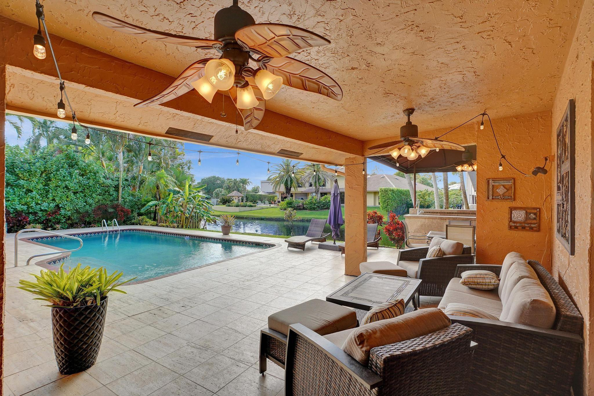 901 SW 88 Terrace
