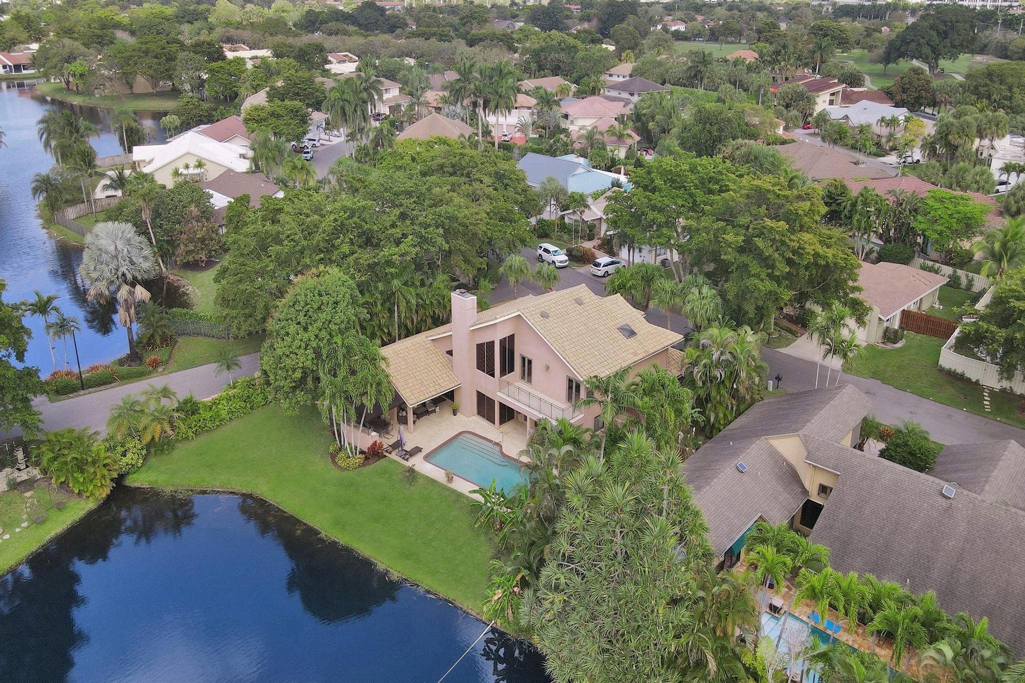 901 SW 88 Terrace
