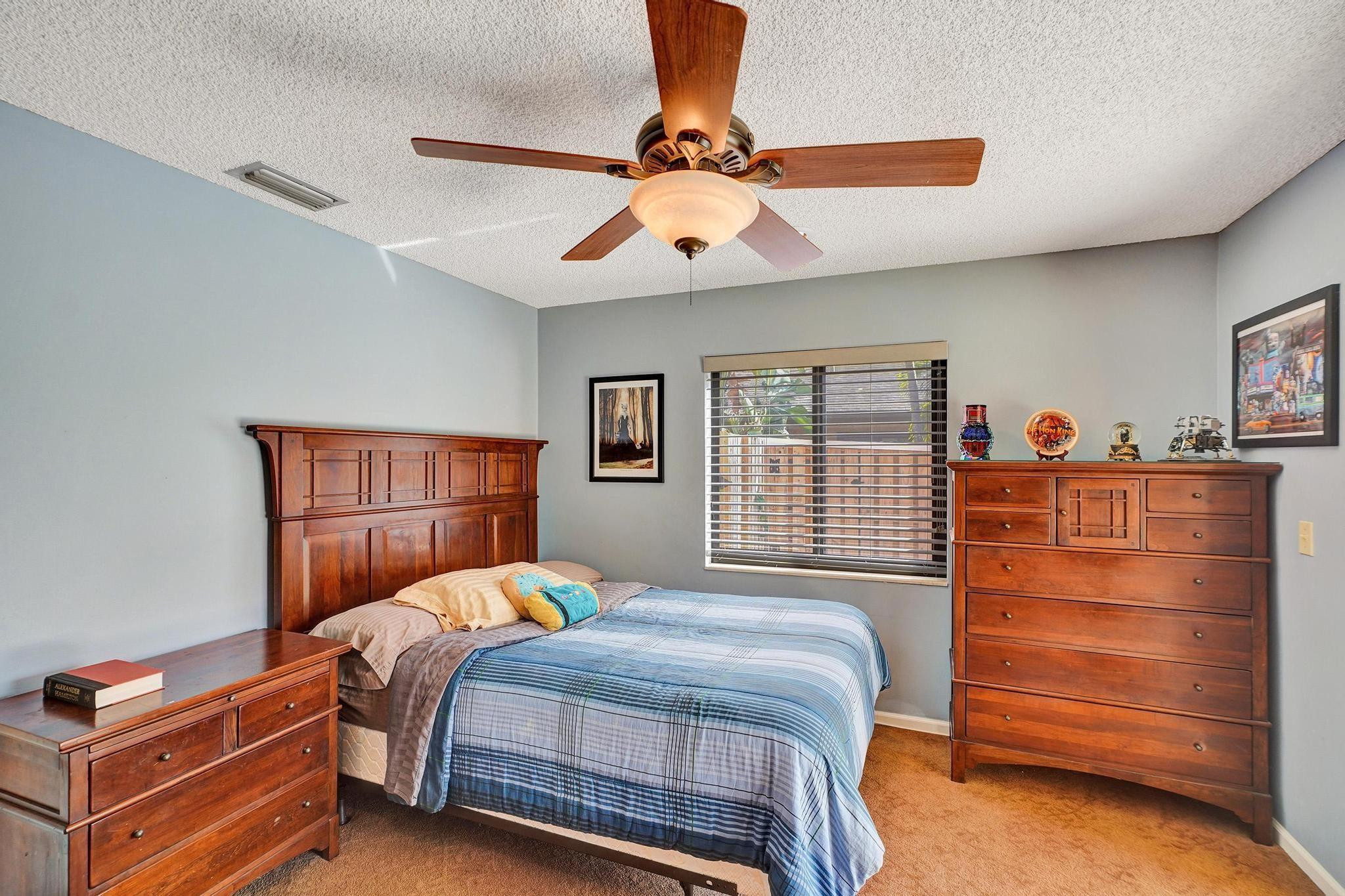 901 SW 88 Terrace