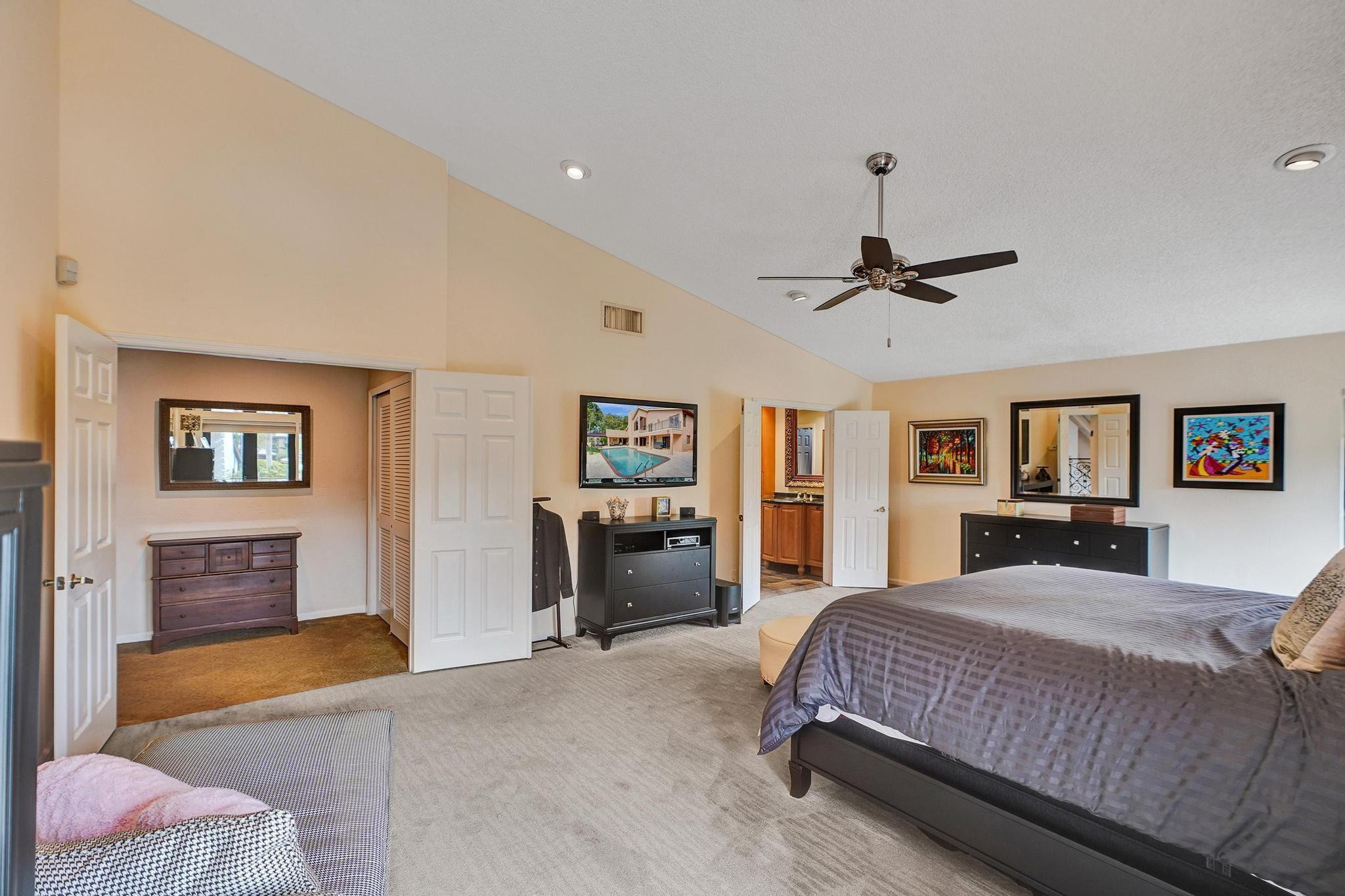 901 SW 88 Terrace