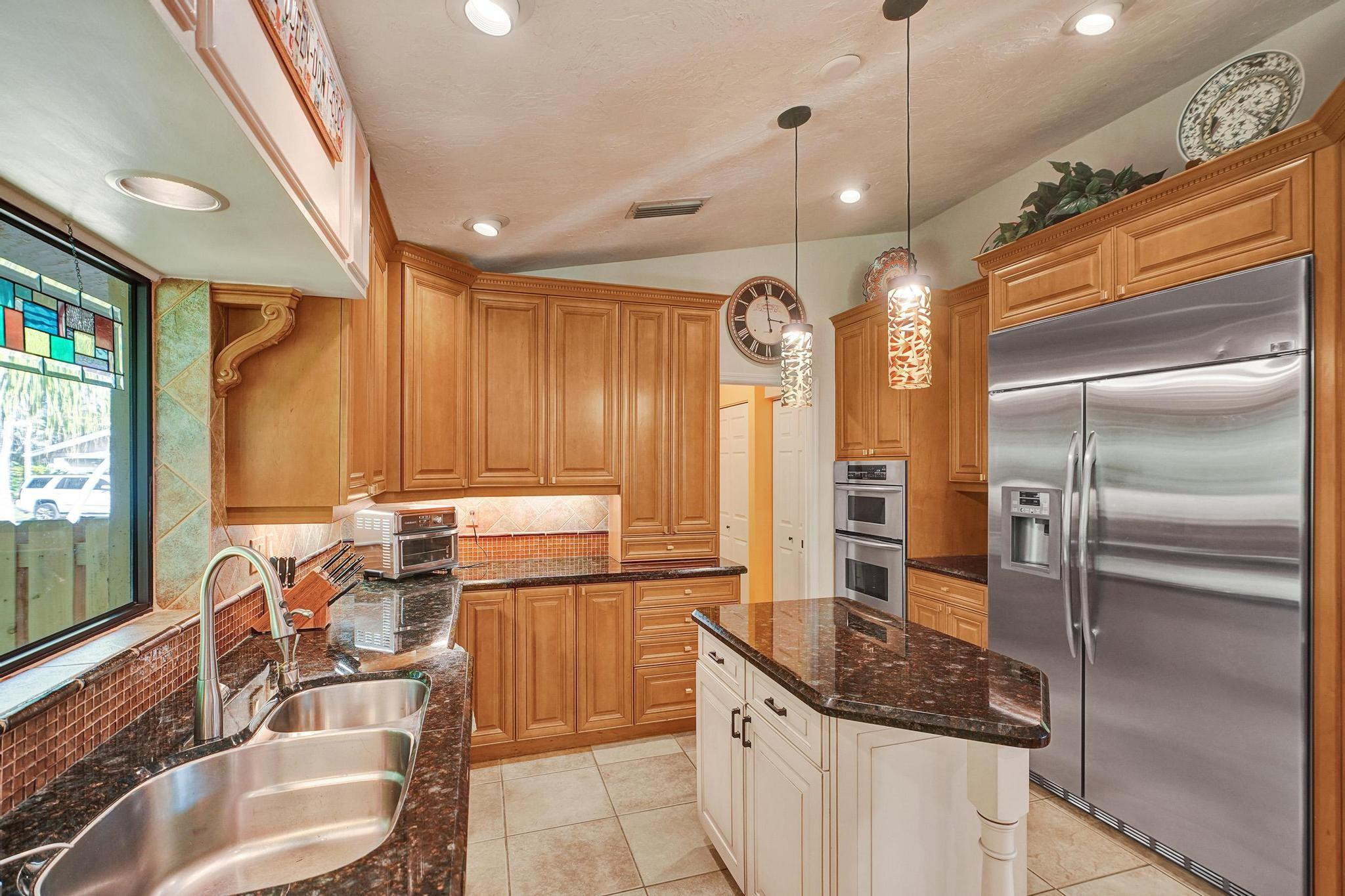 901 SW 88 Terrace