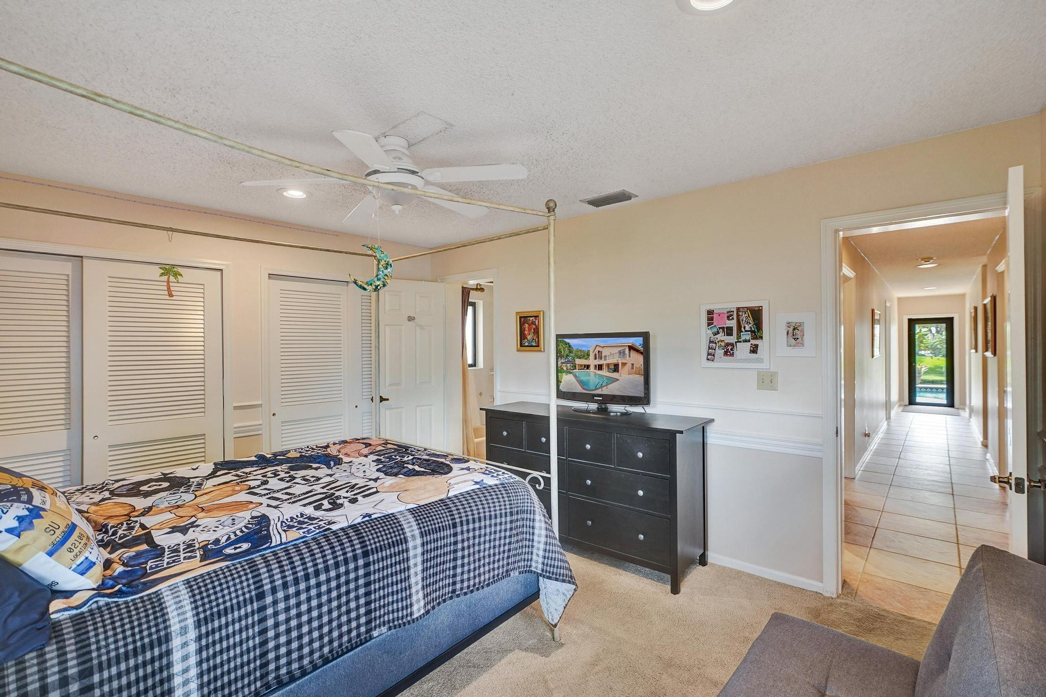 901 SW 88 Terrace
