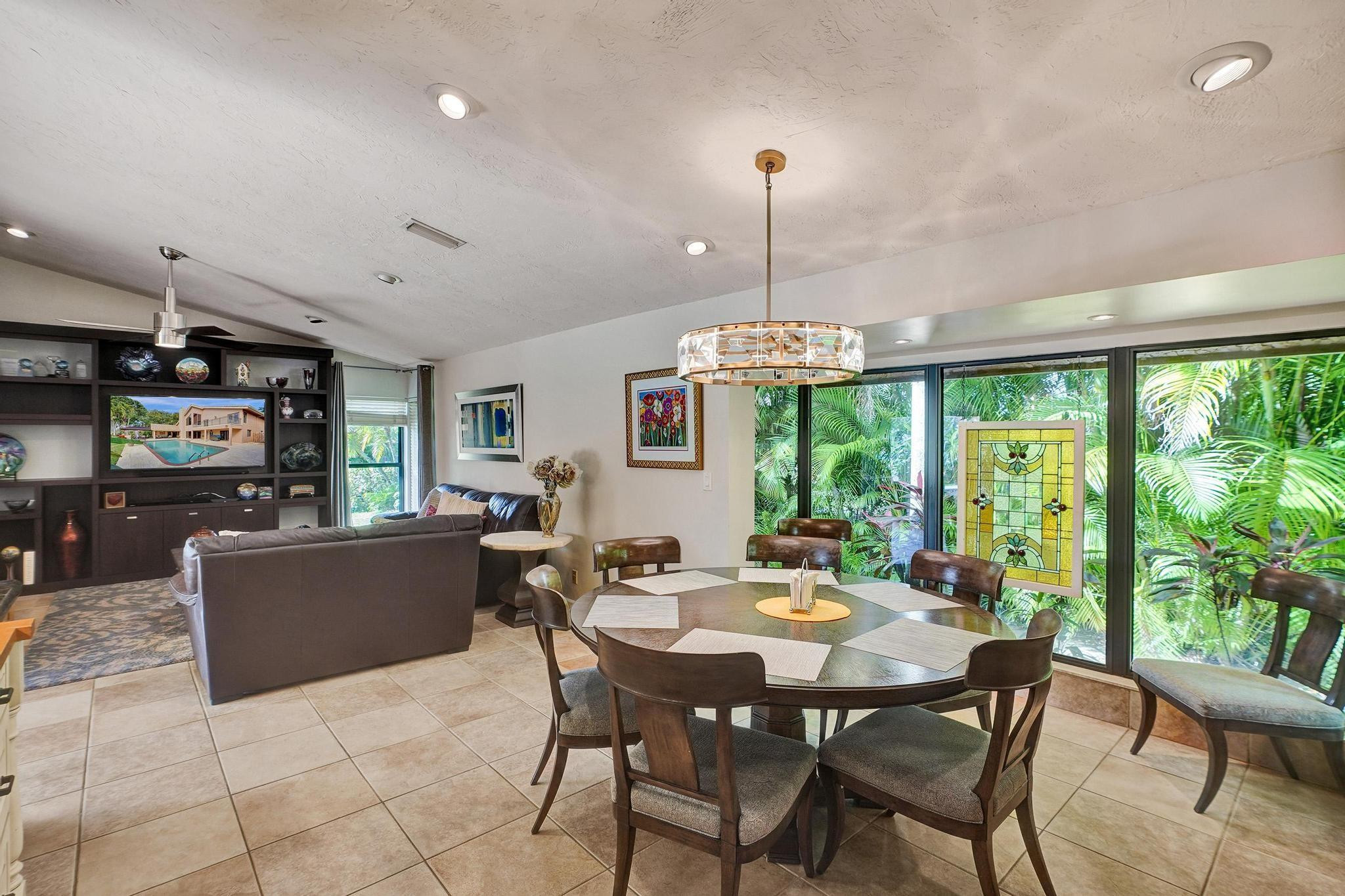 901 SW 88 Terrace