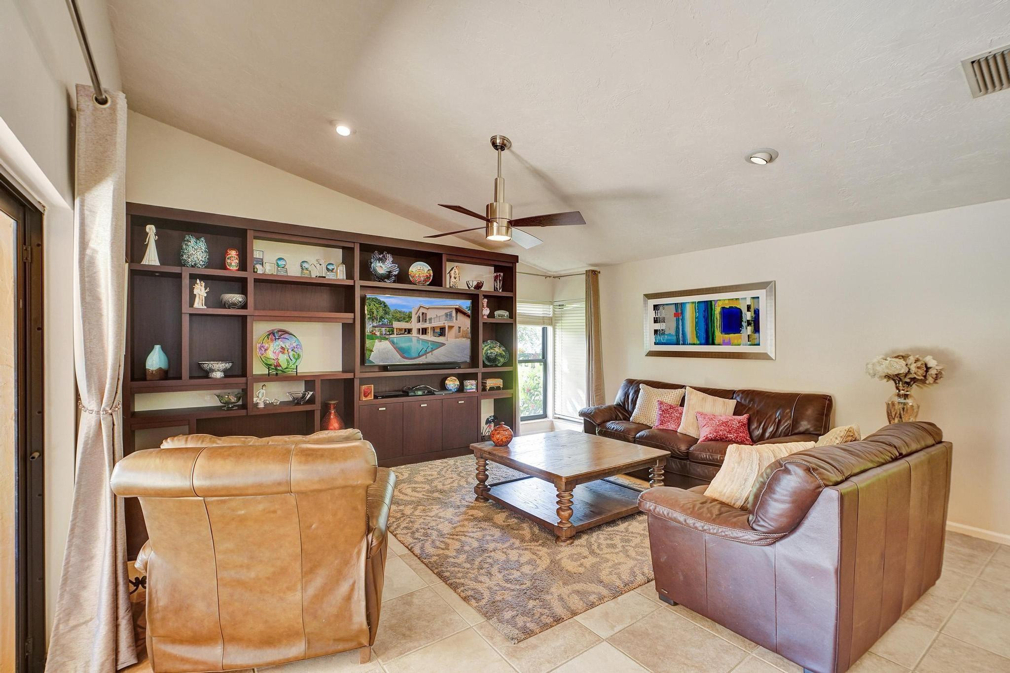901 SW 88 Terrace