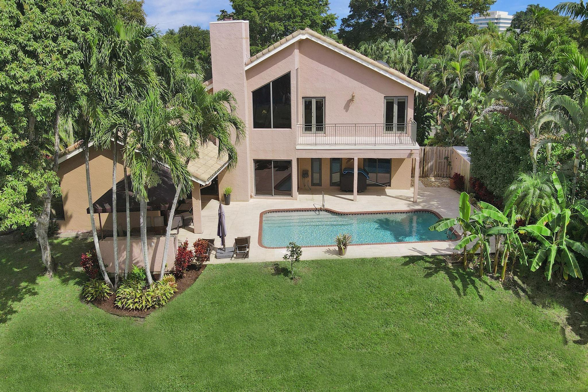 901 SW 88 Terrace