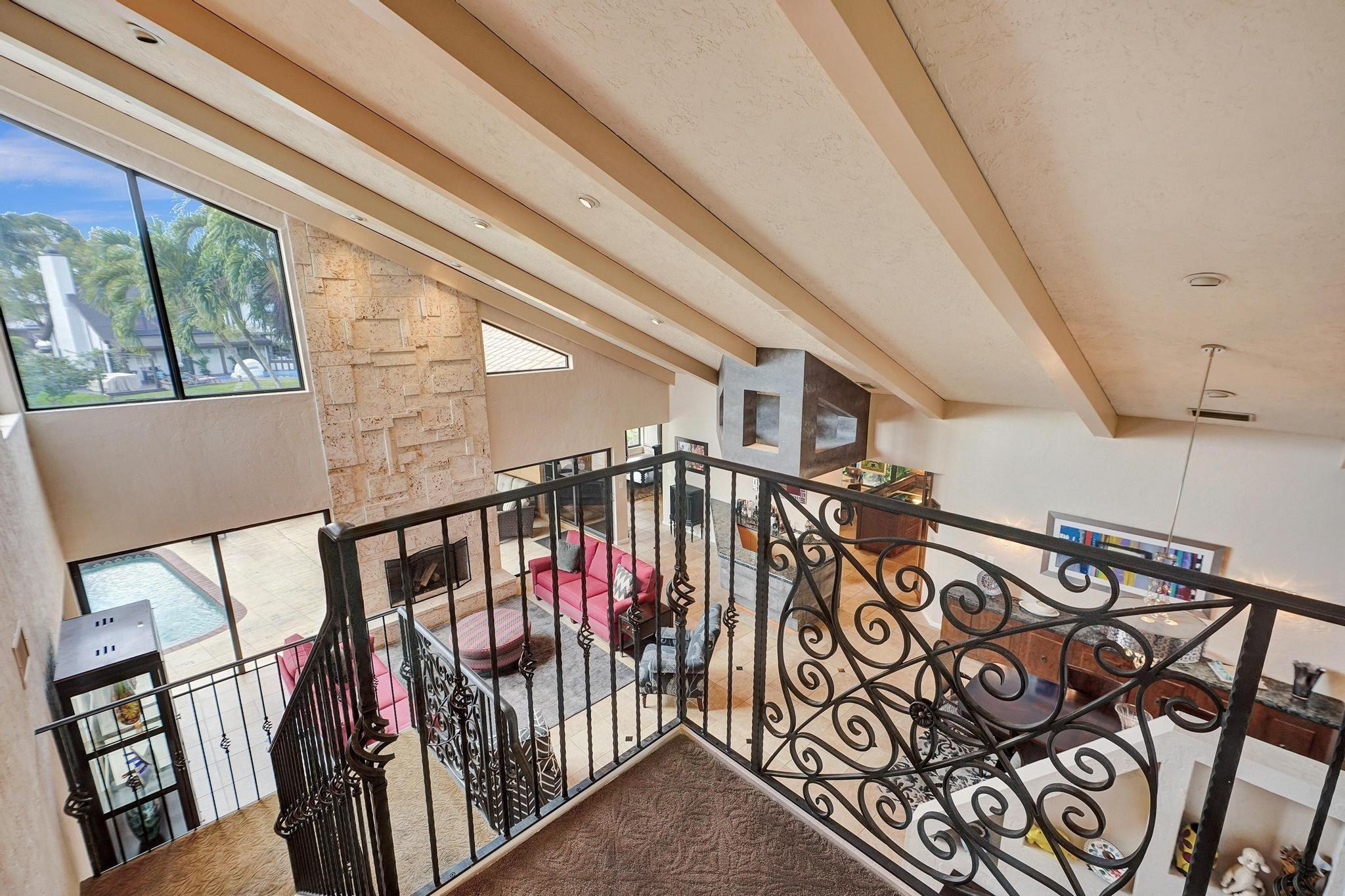 901 SW 88 Terrace