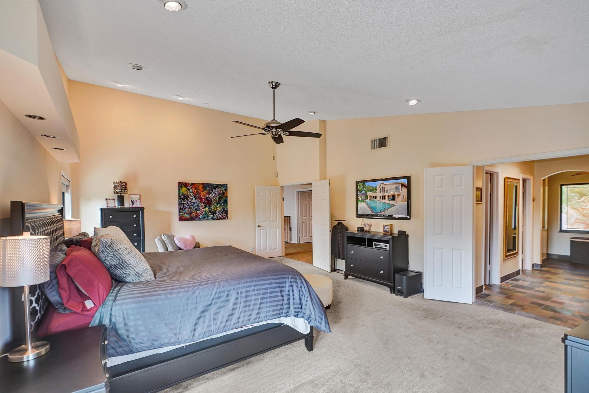 901 SW 88 Terrace