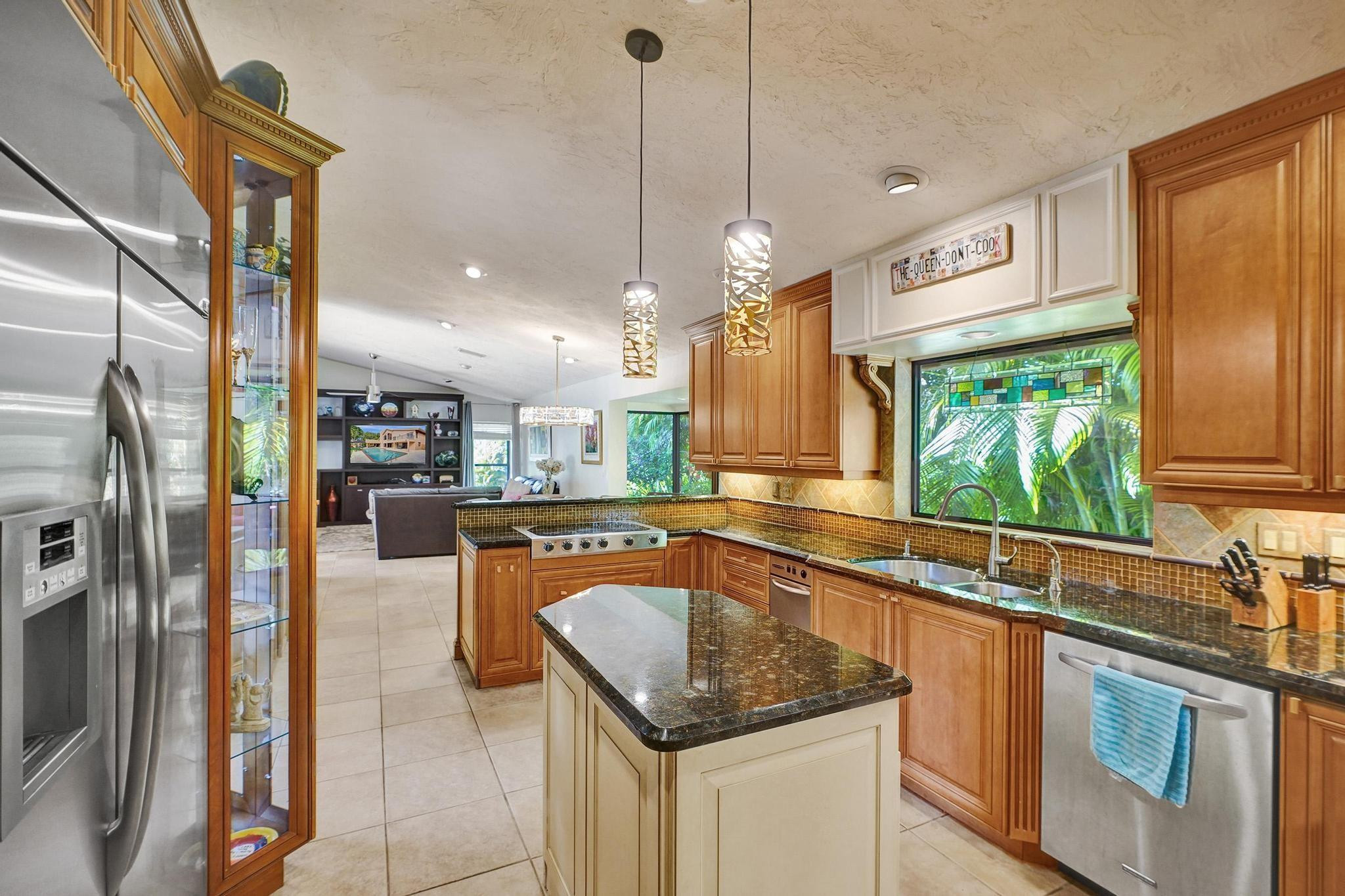 901 SW 88 Terrace