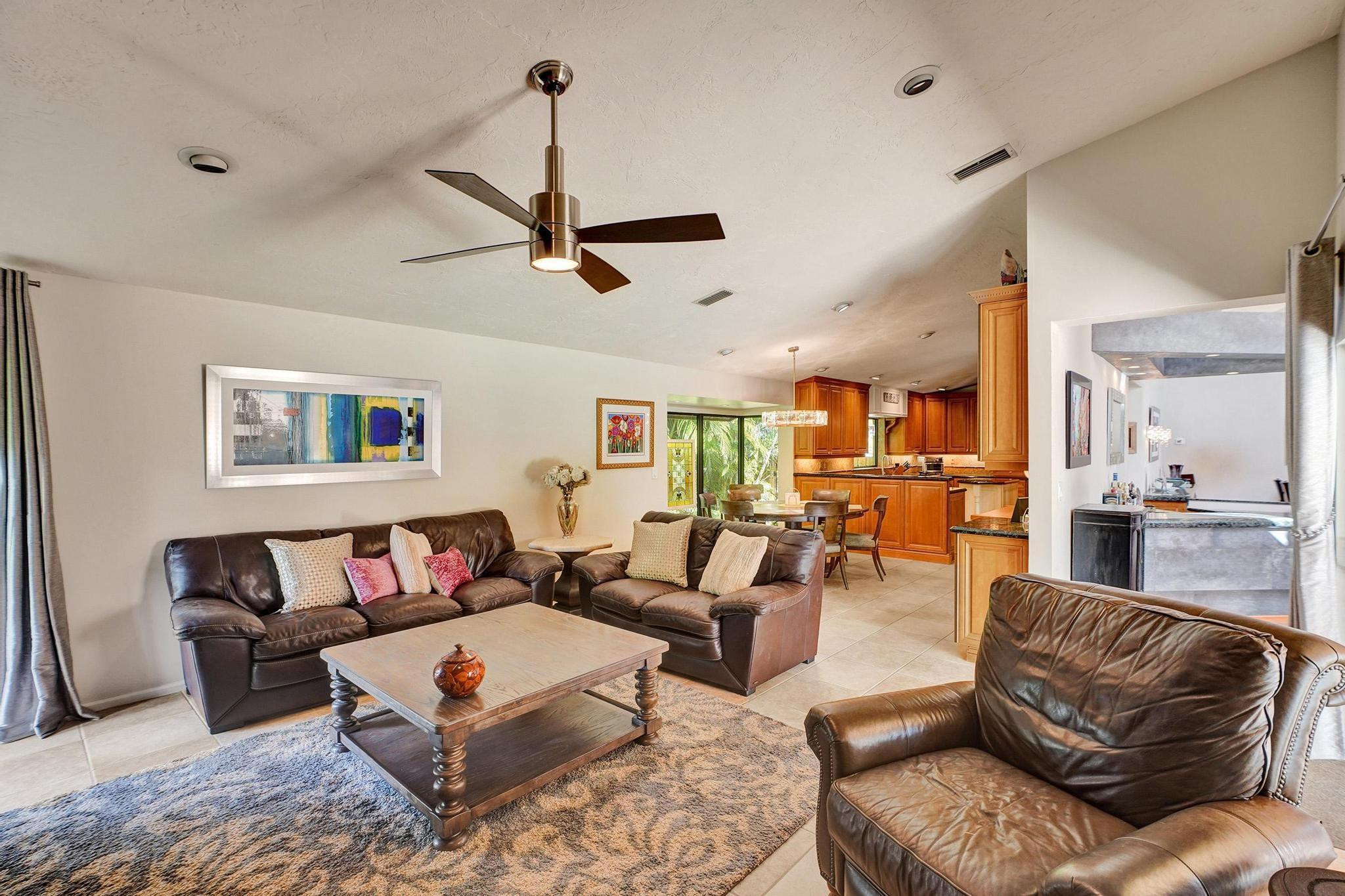 901 SW 88 Terrace