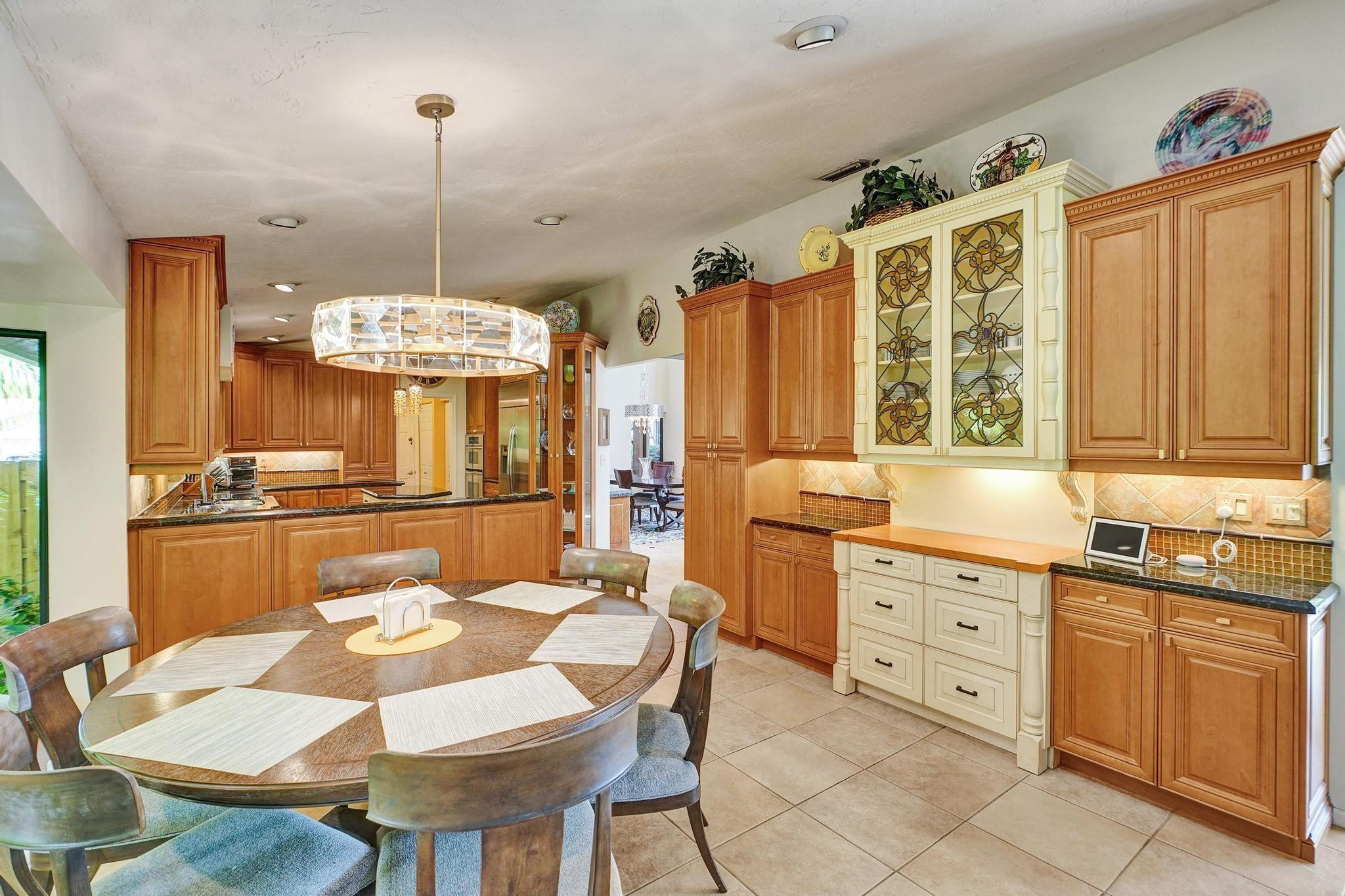 901 SW 88 Terrace