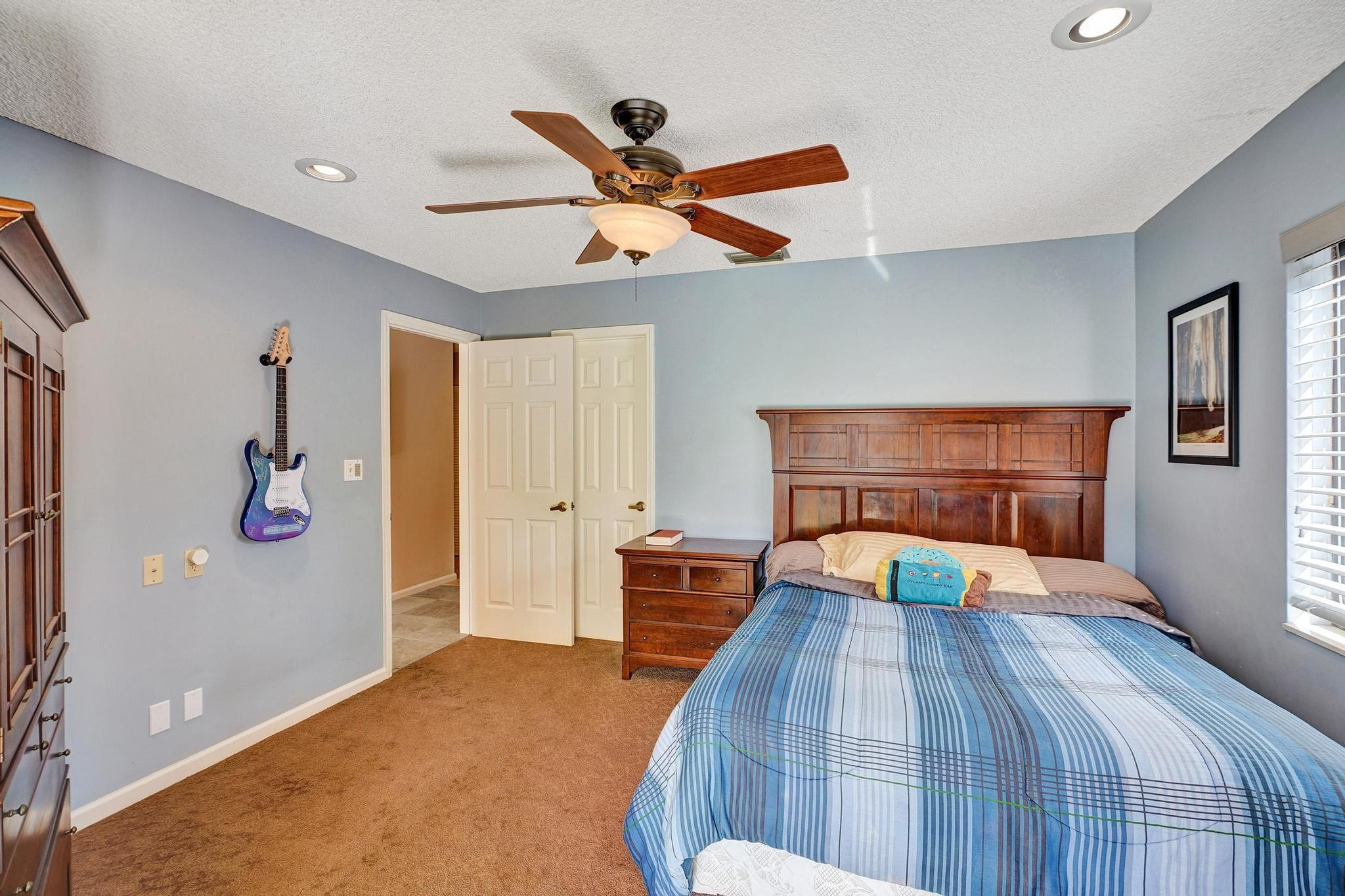 901 SW 88 Terrace
