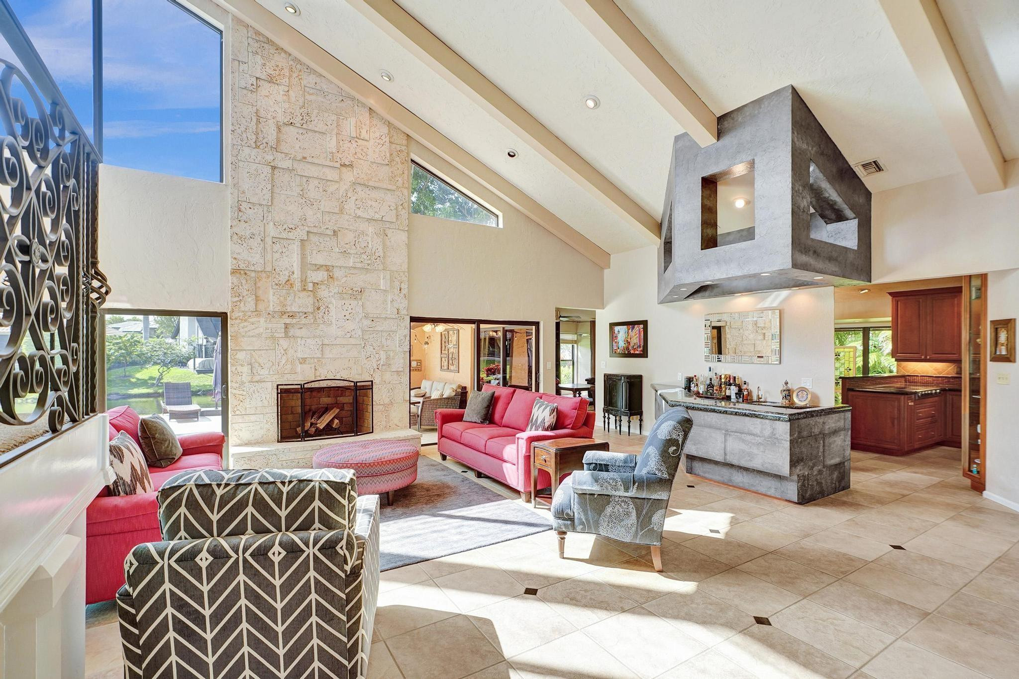 901 SW 88 Terrace