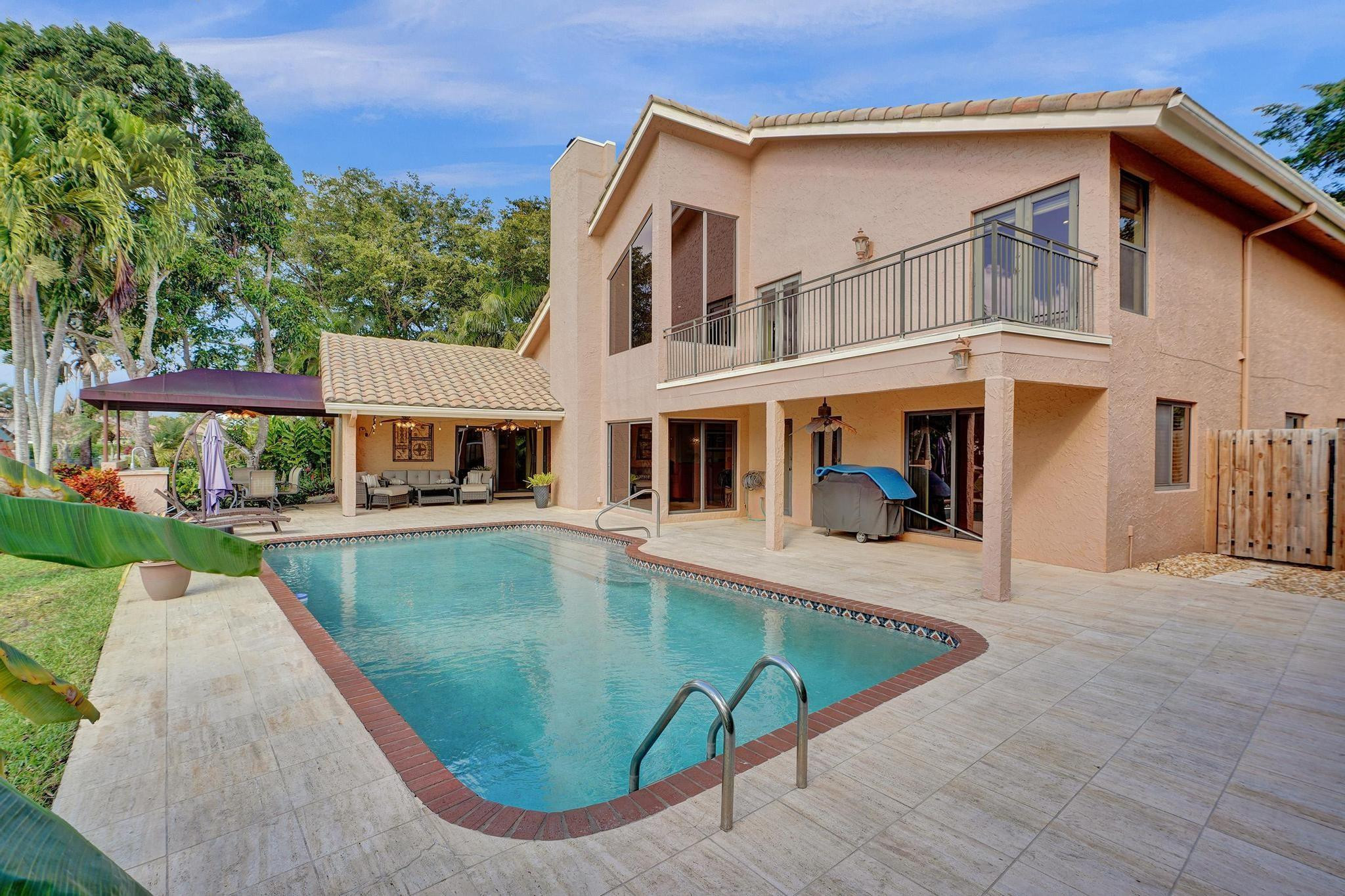 901 SW 88 Terrace