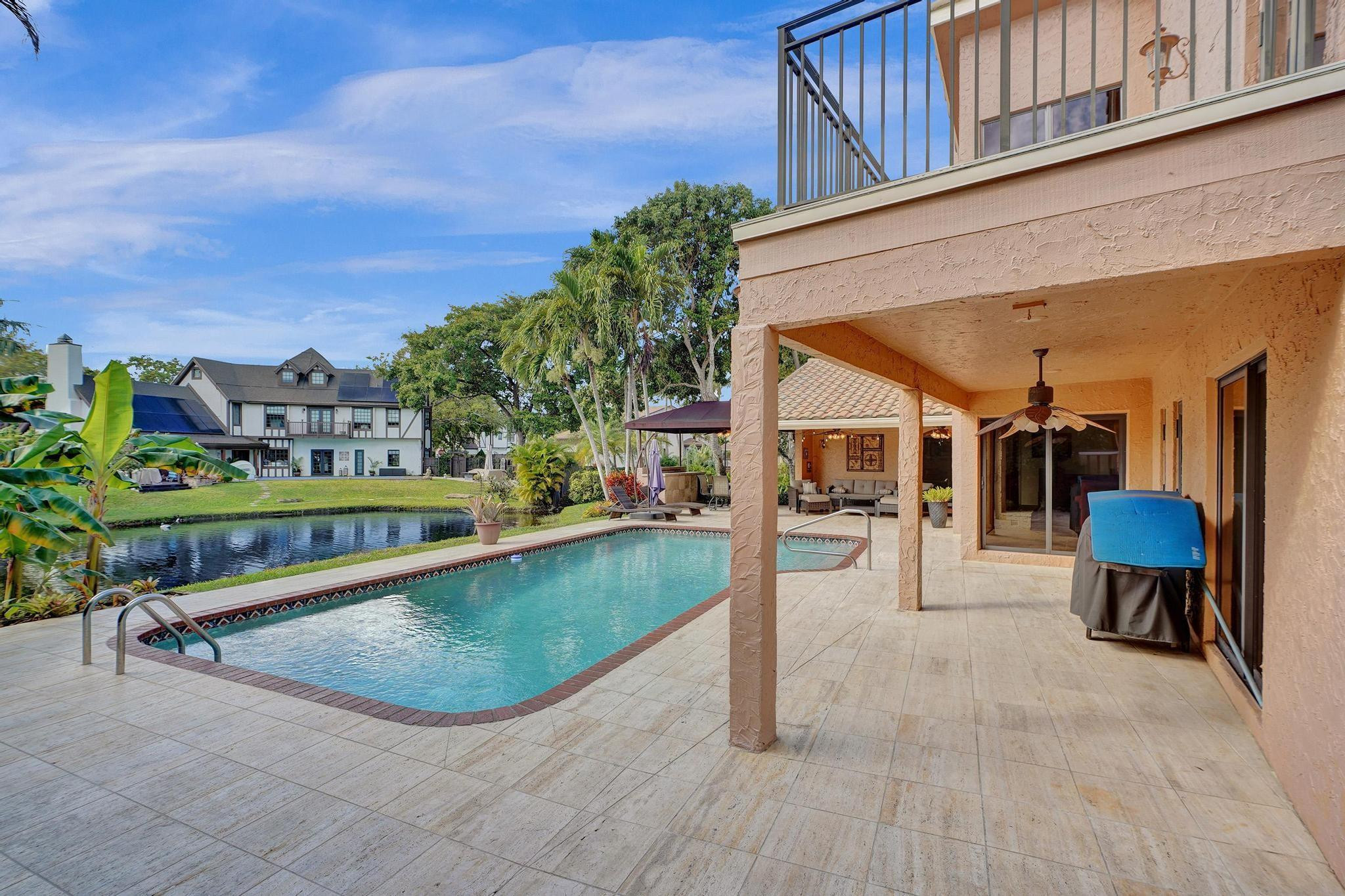 901 SW 88 Terrace