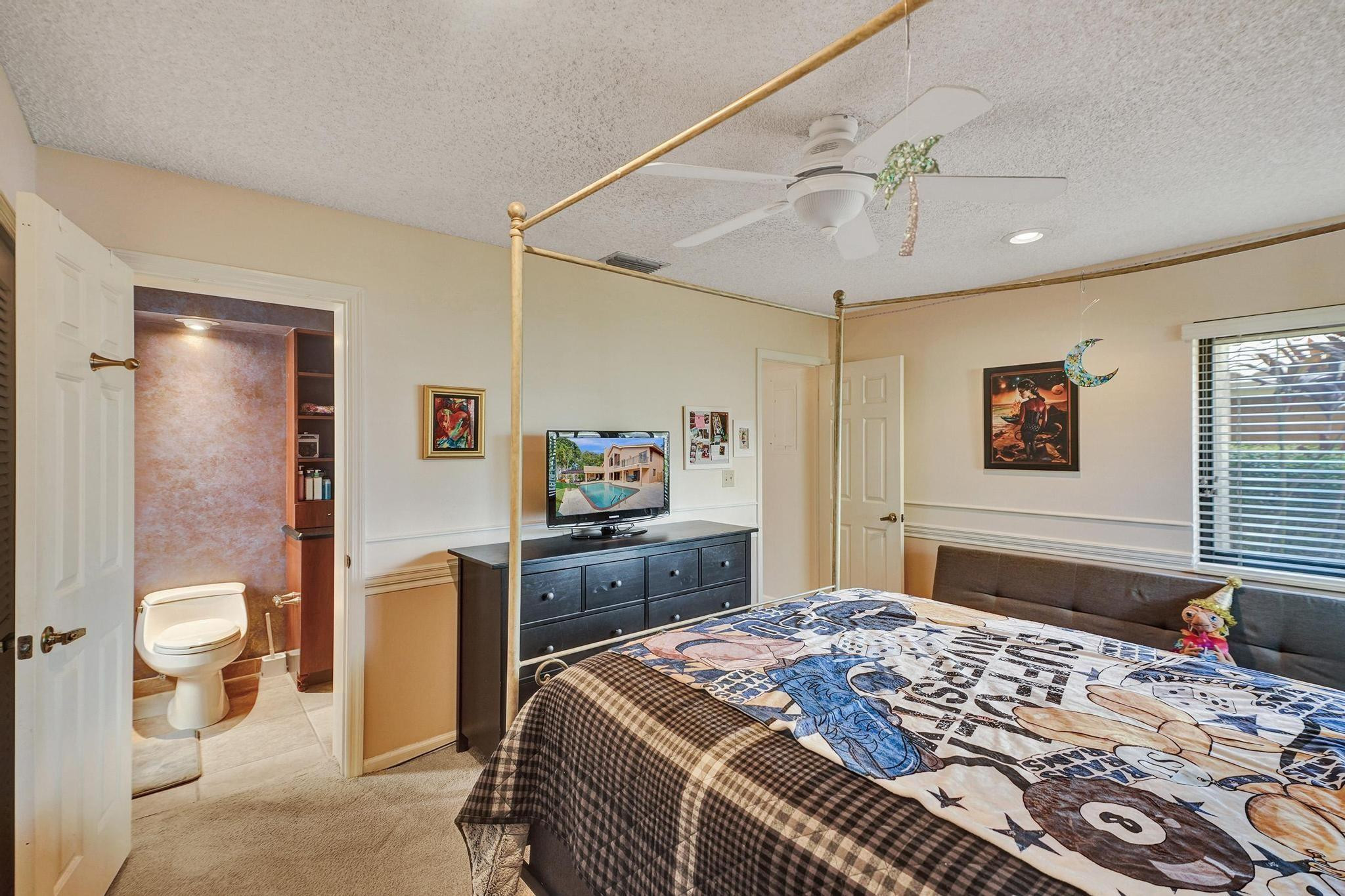 901 SW 88 Terrace