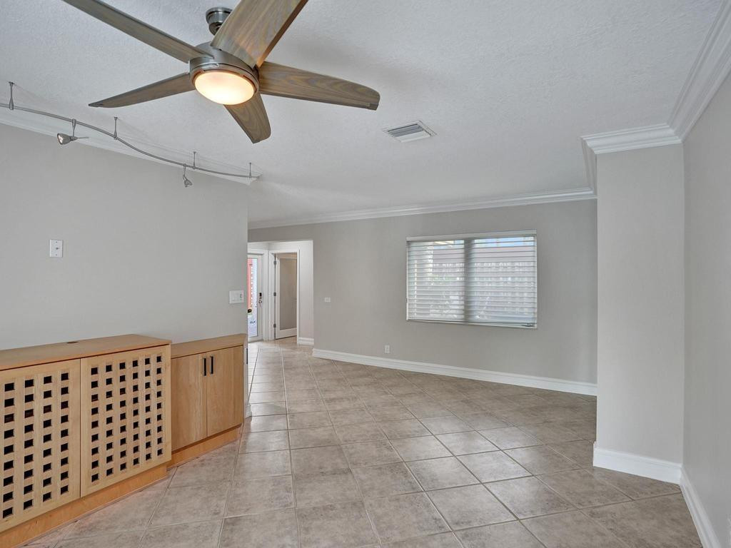 1418 NE 56th Court W