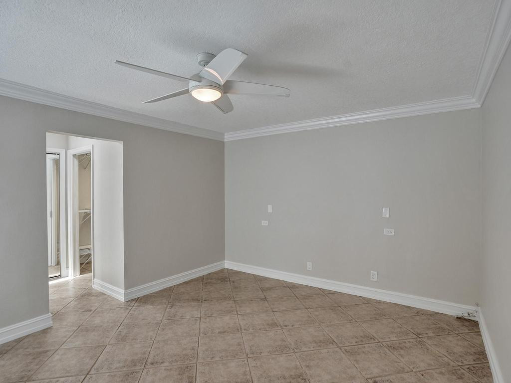 1418 NE 56th Court W