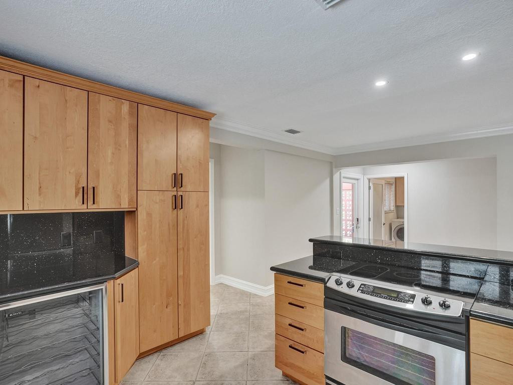 1418 NE 56th Court W