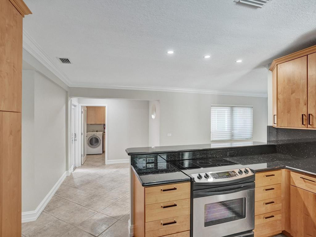 1418 NE 56th Court W