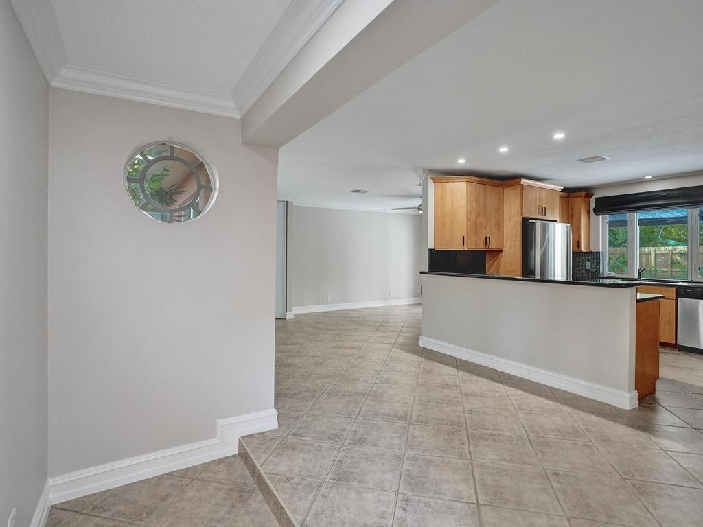 1418 NE 56th Court W